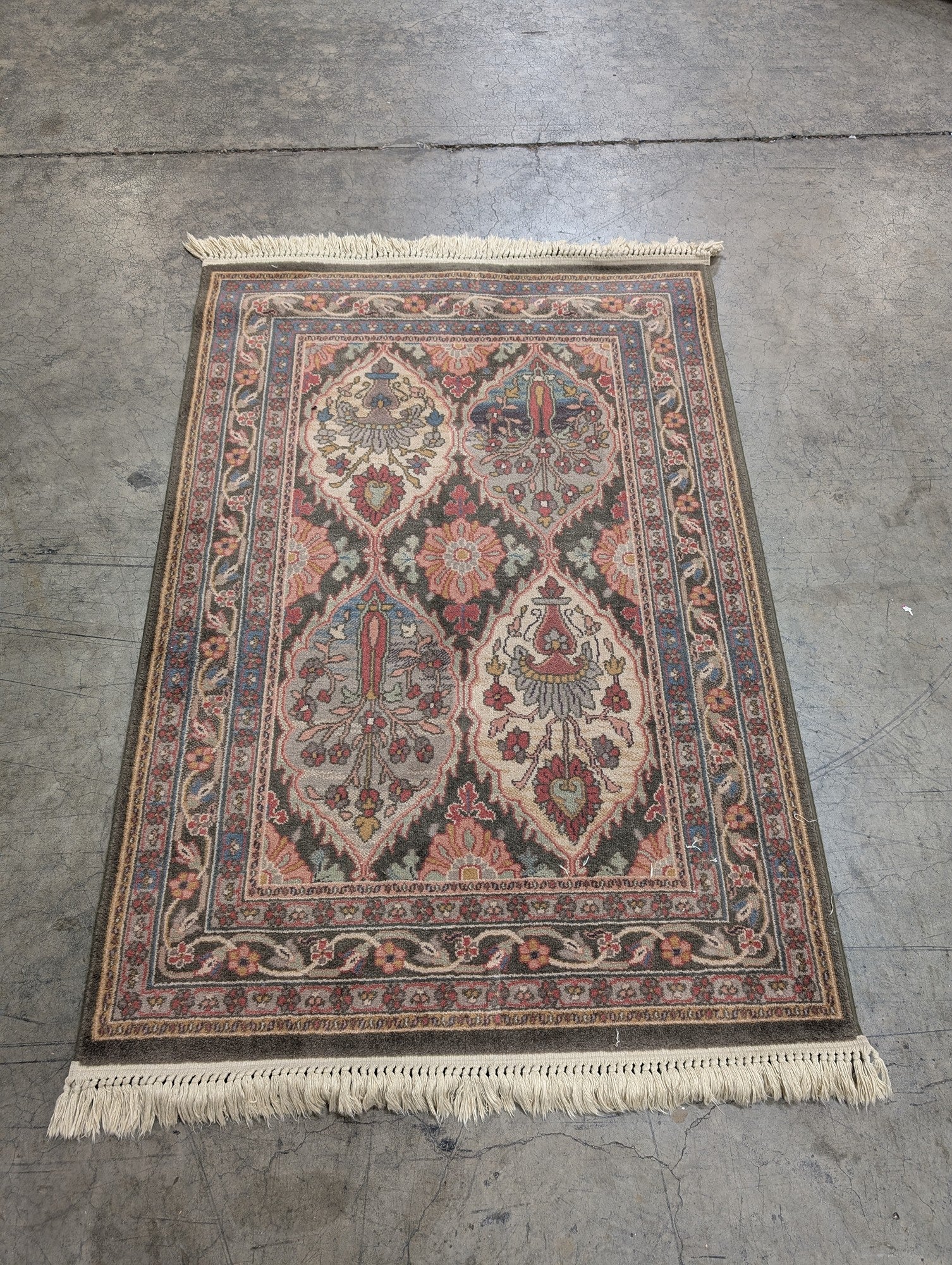 Rajasthan Kamran Traditional Wool Area Rug