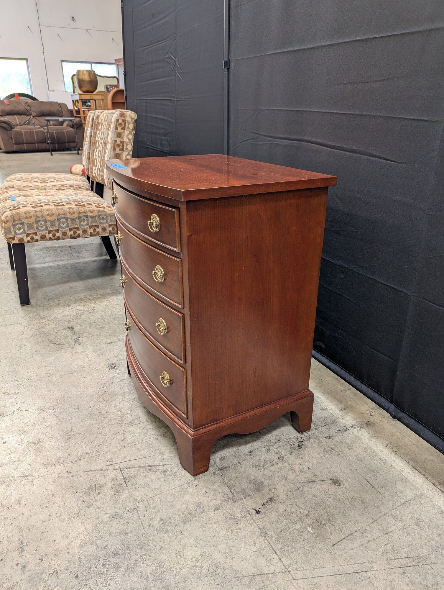 Gordon's Curved Four-Drawer Nightstand in Wood