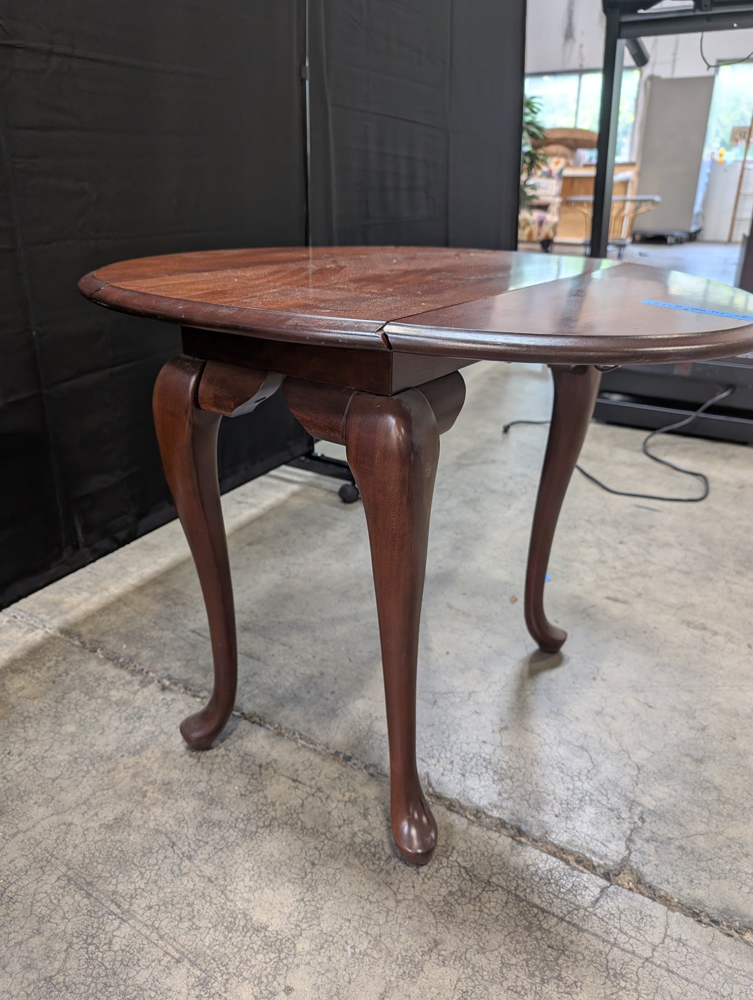 Cherry Tone Drop Leaf End Table with Cabriole Legs
