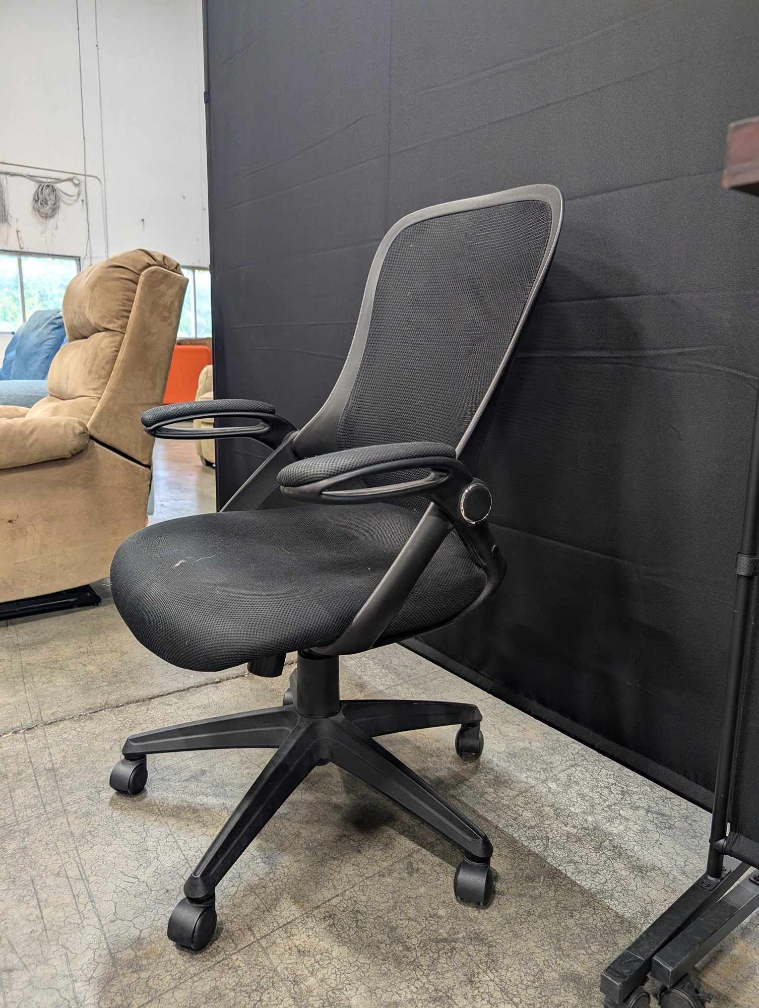 Contemporary Black Mesh Back Task Chair
