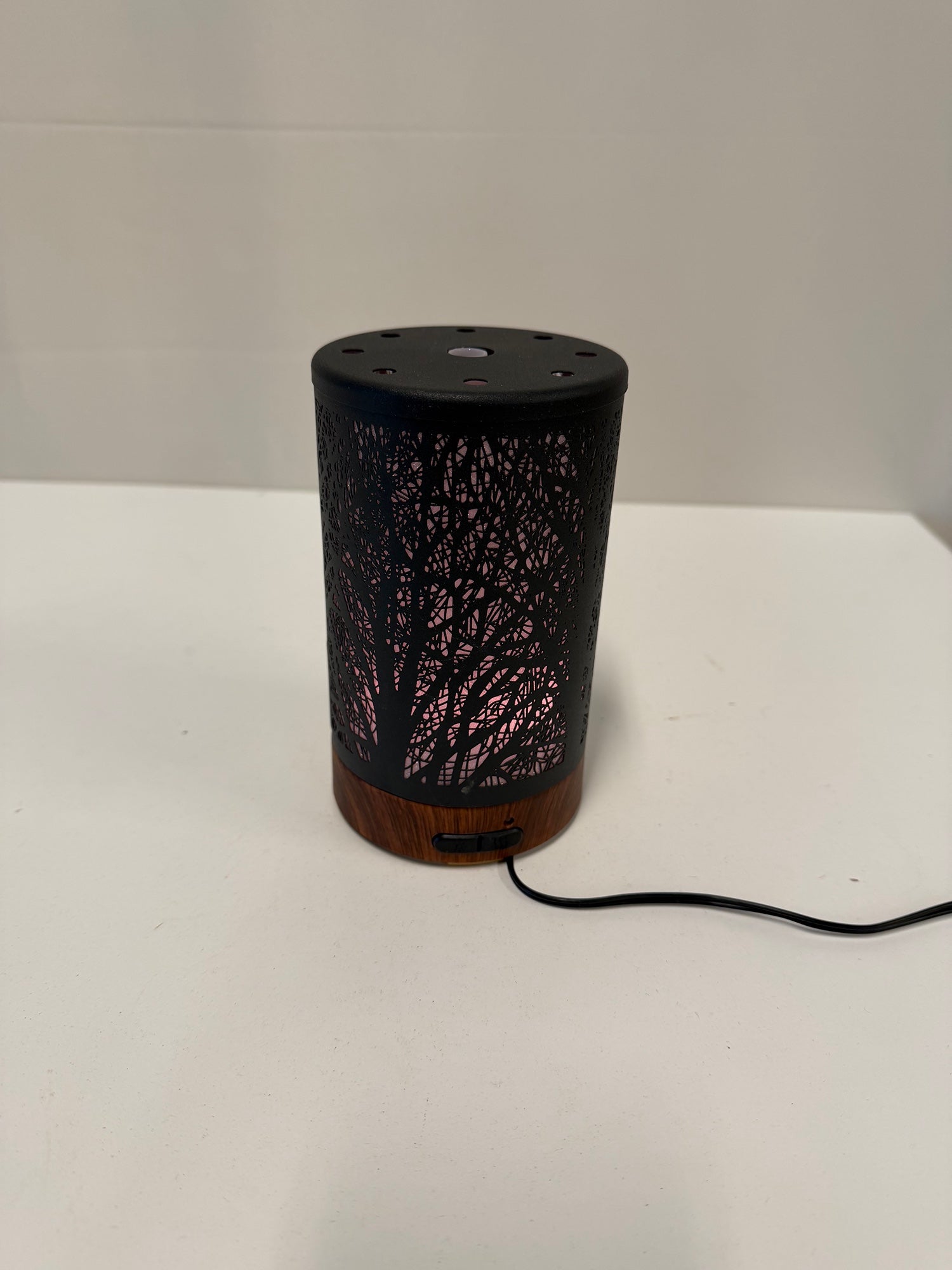 Black Metal Tree Design Ultrasonic Diffuser with Color-Changing Light