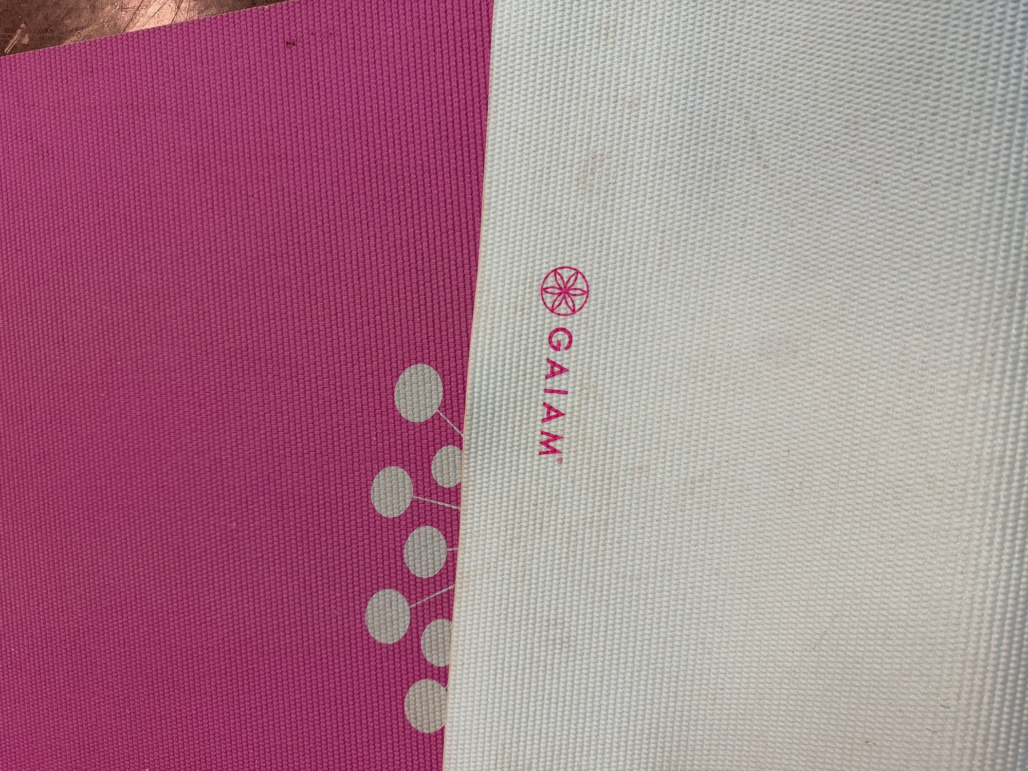Vibrant GAIAM Premium 5 mm Yoga Mat with Botanical Design