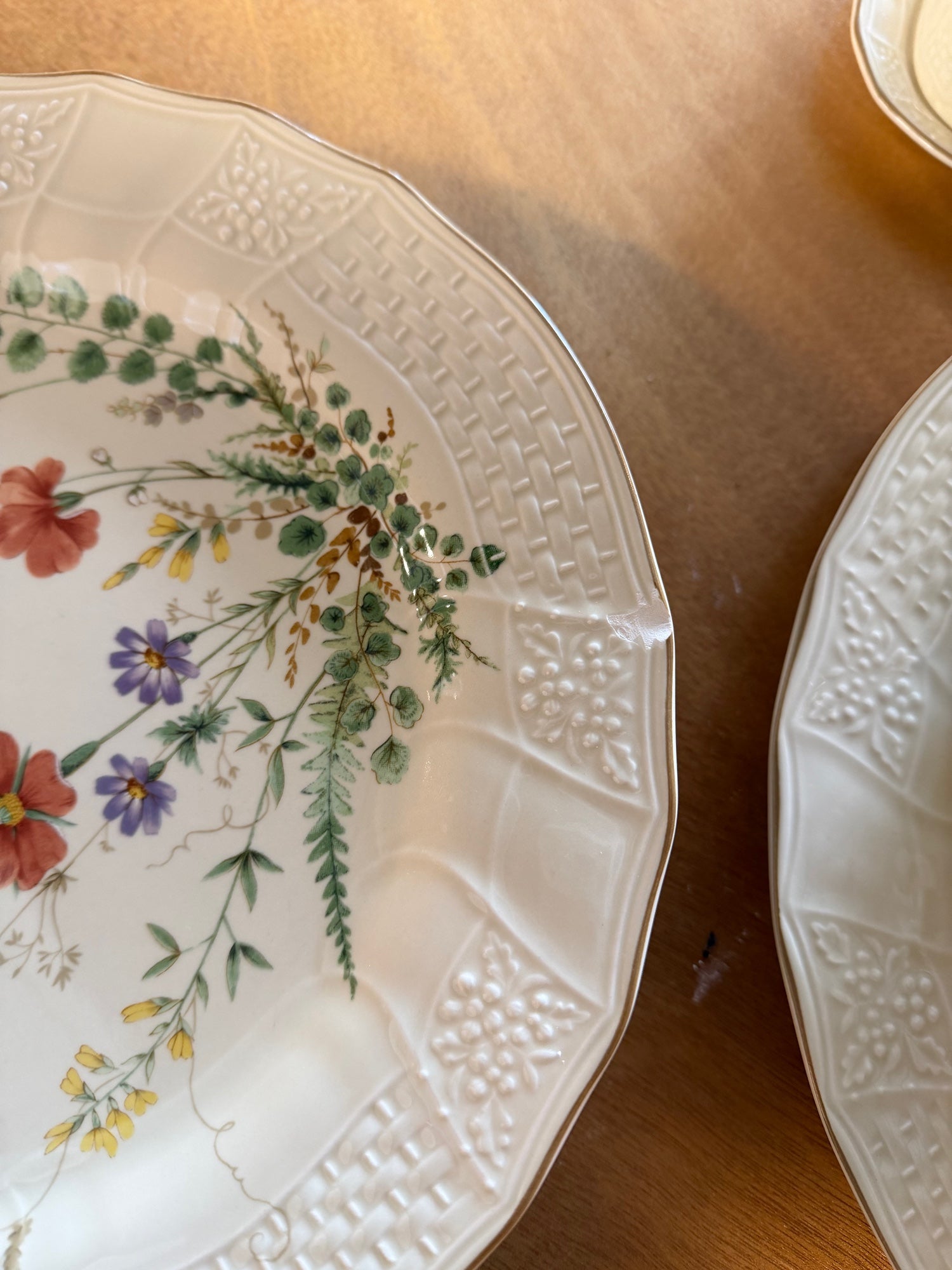 Mikasa Fine Ivory Margaux (D1006) 66-Piece Floral Dinnerware Set