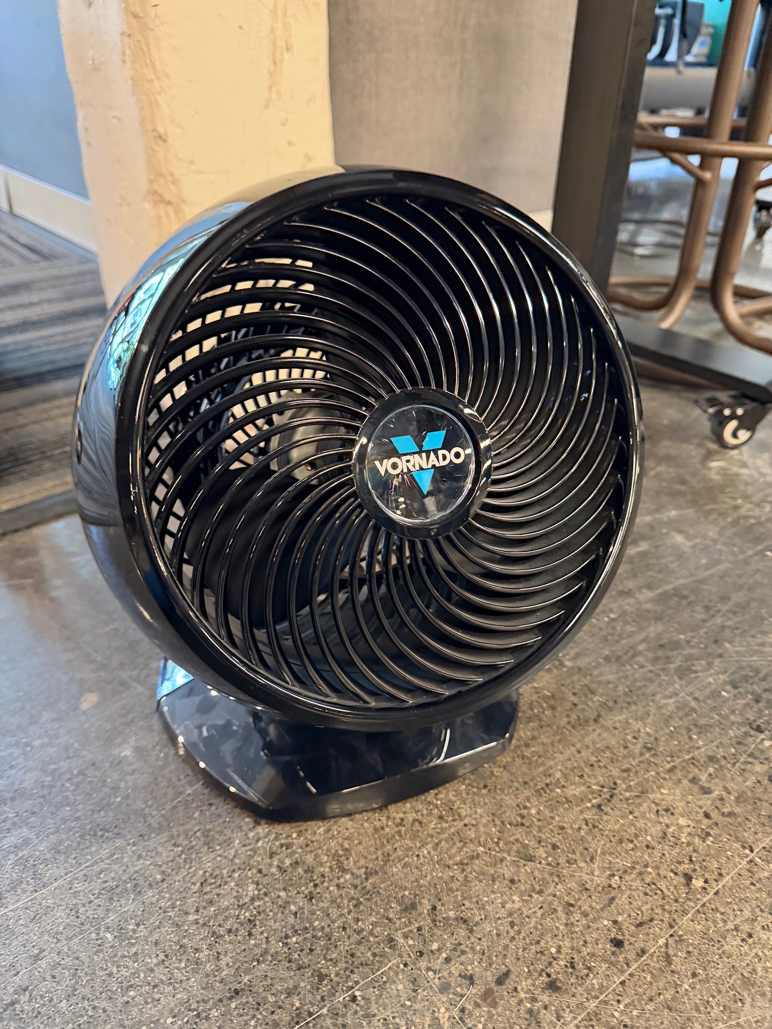 Vornado Compact Air Circulator Fan Black Glossy Finish
