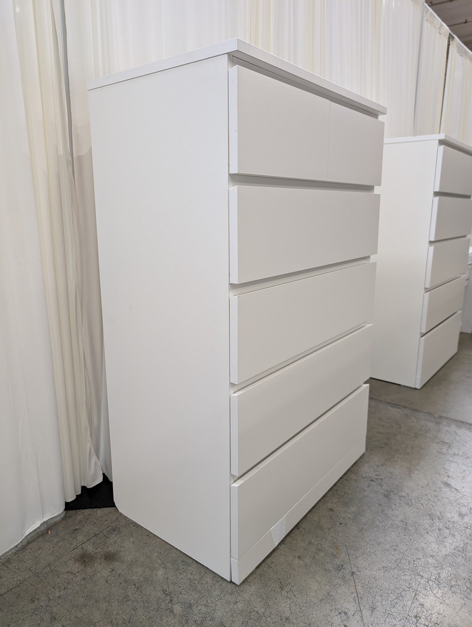 Minimalist White Six-Drawer Dresser