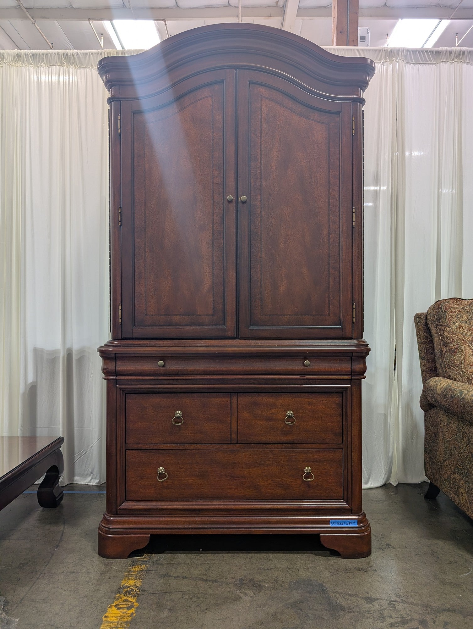 Traditional Dark Wood TV Stand with Multiple Drawers