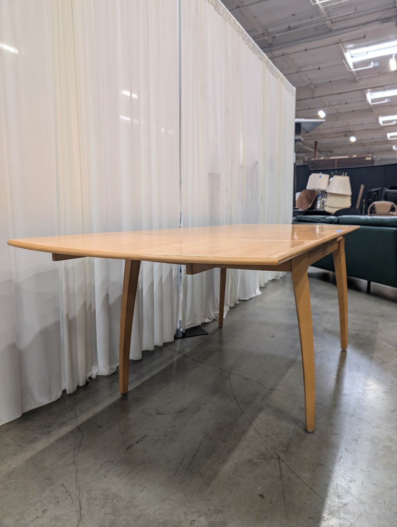 Scandinavian Style Extendable Dining Table in Light Wood
