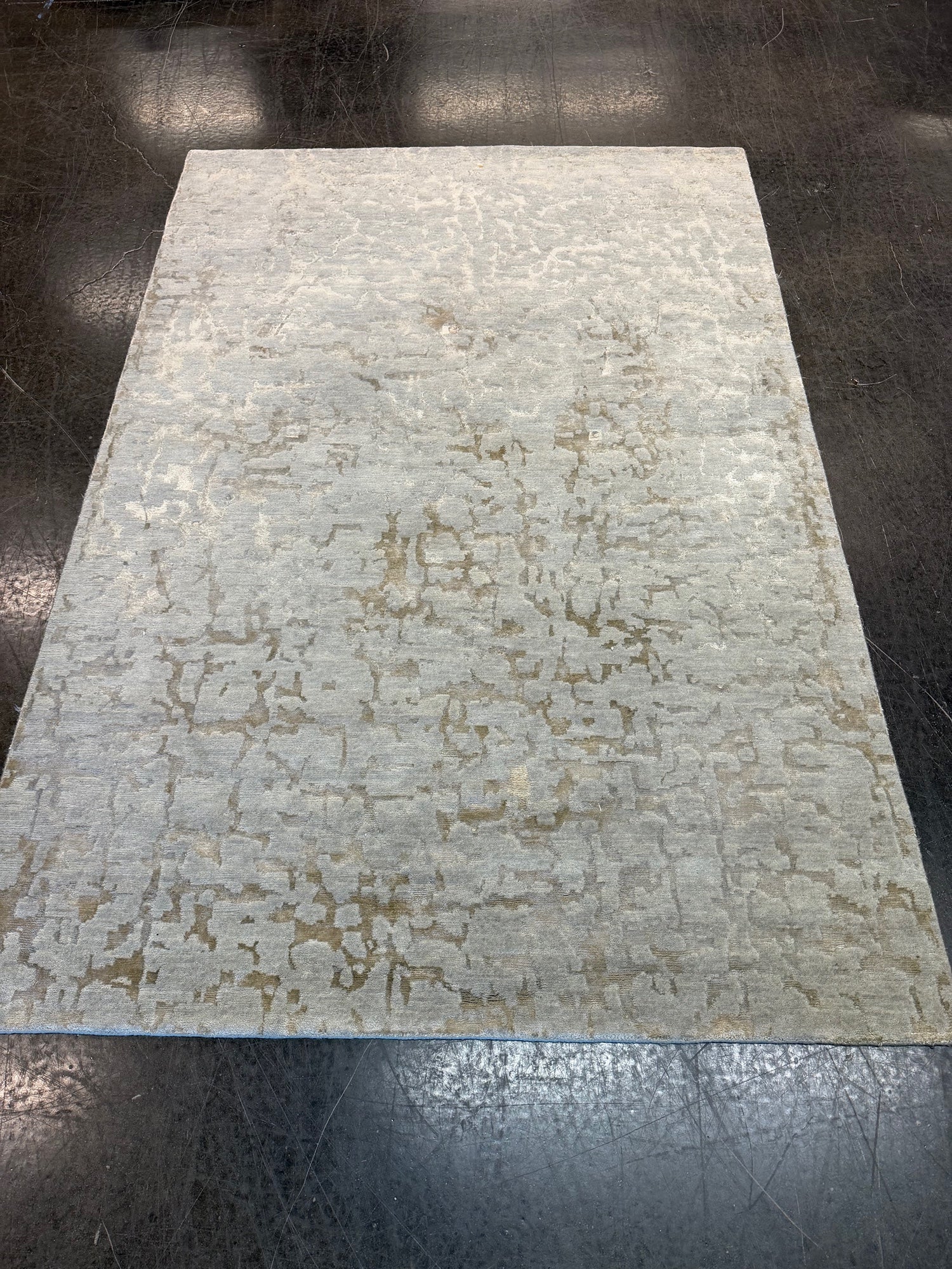 Soft Textured Grey Abstract Pattern 6 x 9 Area Rug