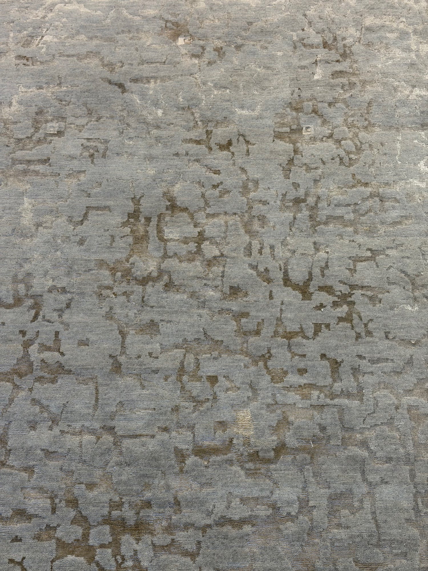 Soft Textured Grey Abstract Pattern 6 x 9 Area Rug