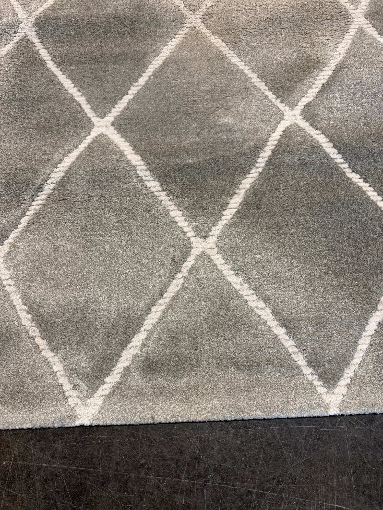 IKEA VANTORP Gray Diamond Pattern 8 x 10 Area Rug
