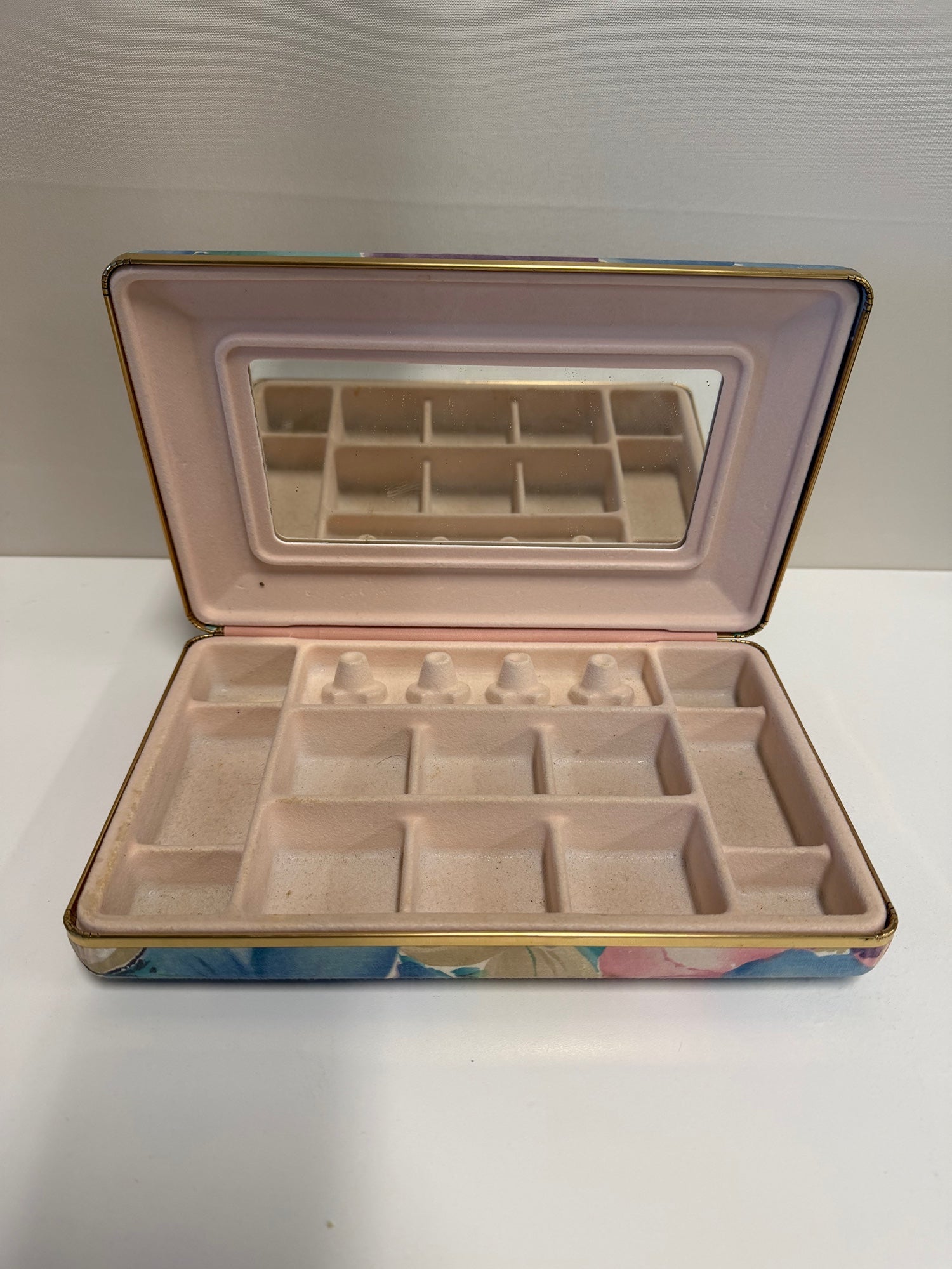 Vintage-Inspired Floral Fabric Jewelry Box with Mirror