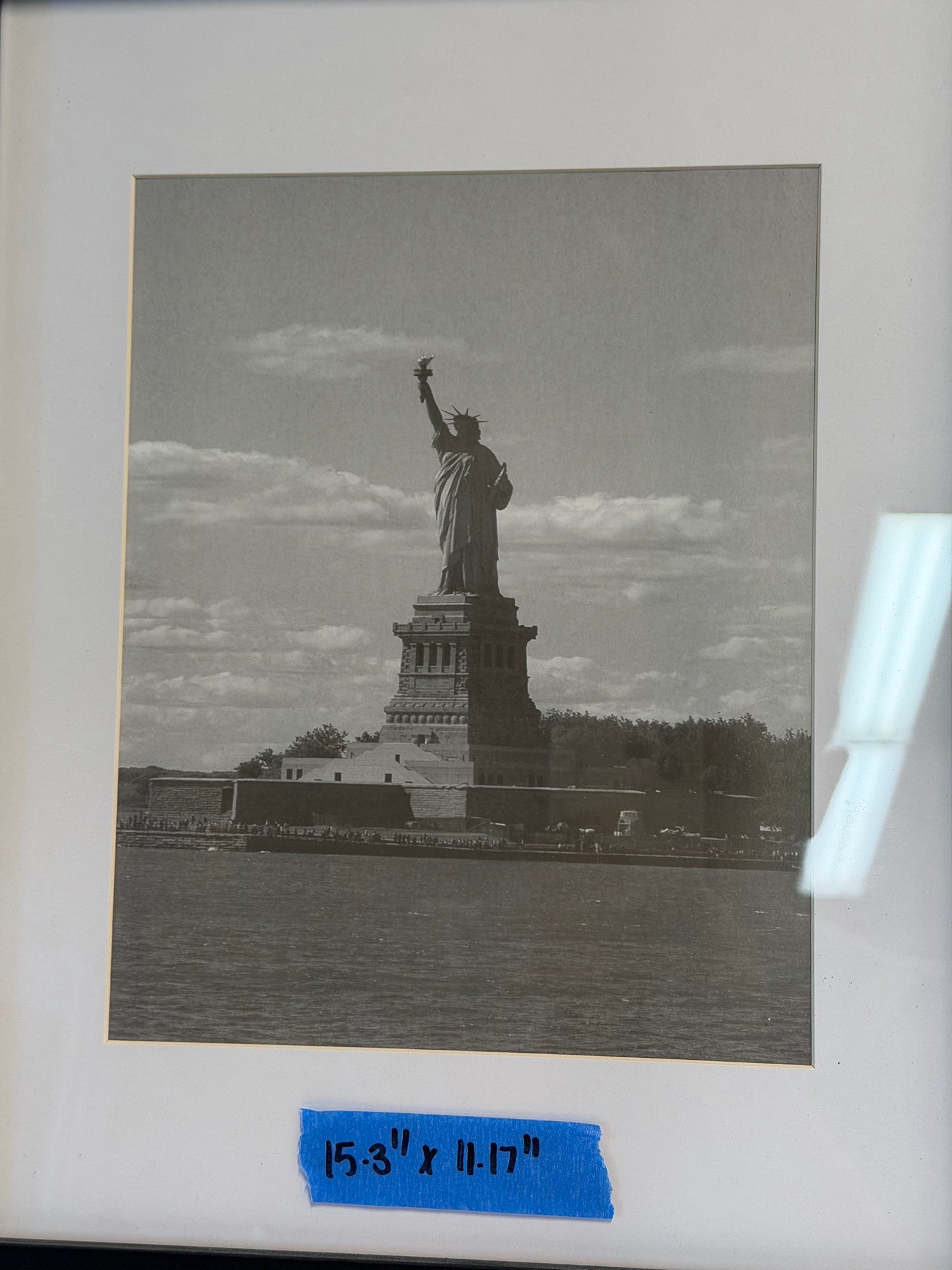 Black Rectangular Photo Frame with Statue of Liberty Print