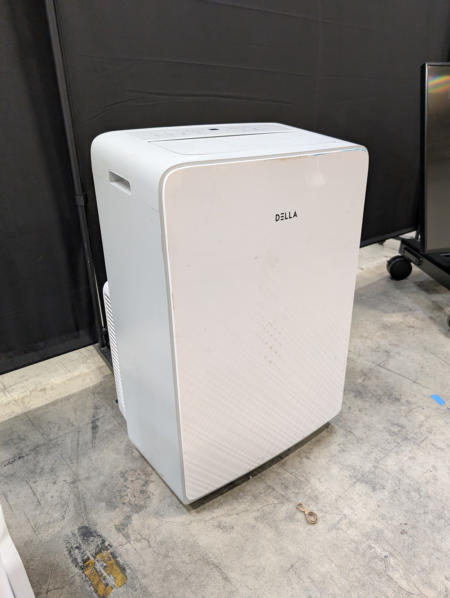 DELLA White Portable Air Conditioner with 8000 BTU Cooling