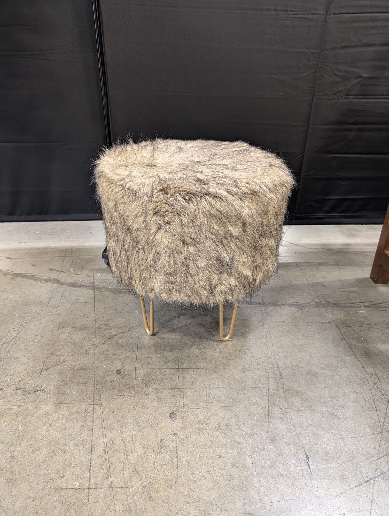 E&E CO. LTD Faux Fur Cube Ottoman