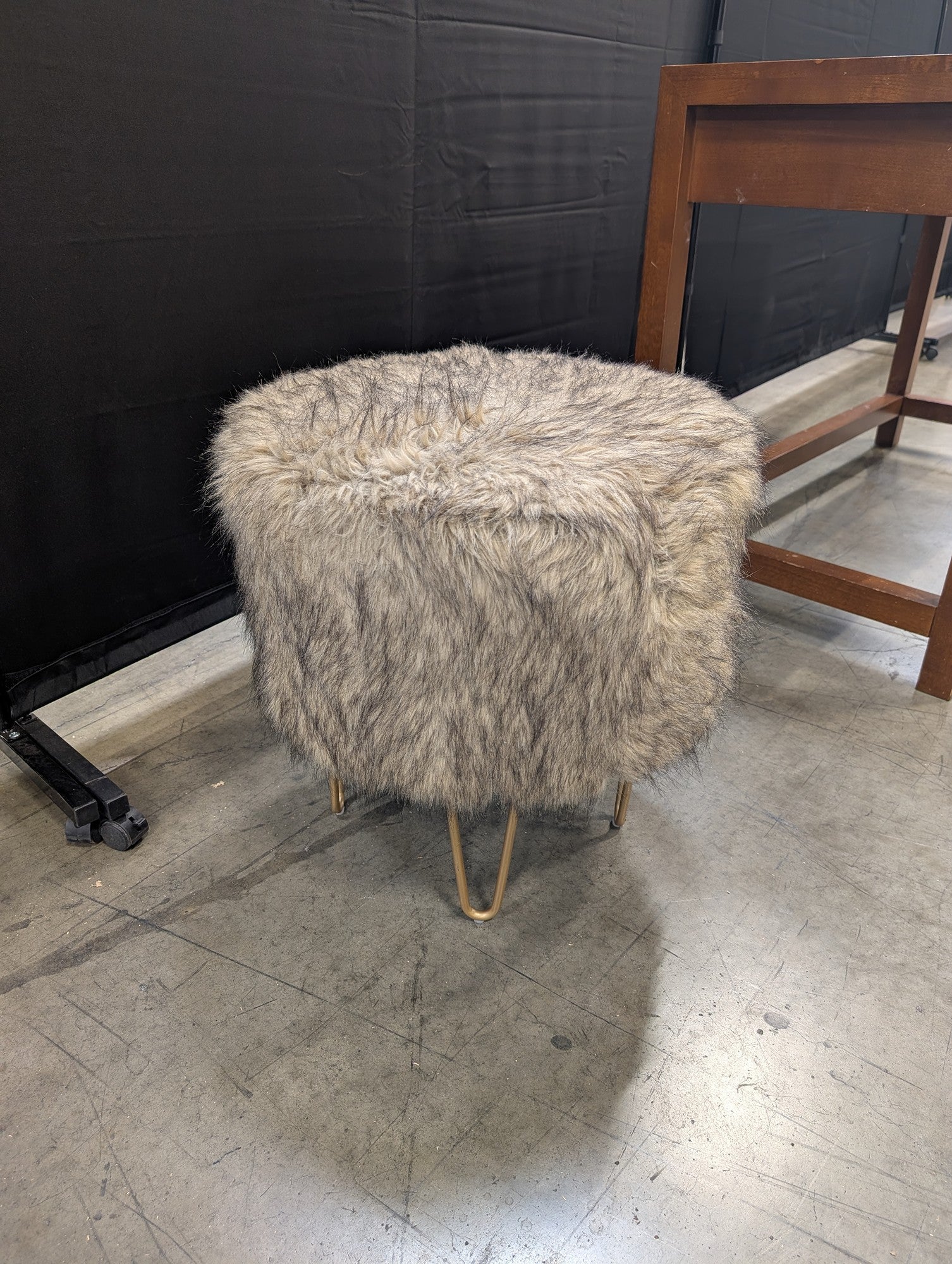 E&E CO. LTD Faux Fur Cube Ottoman