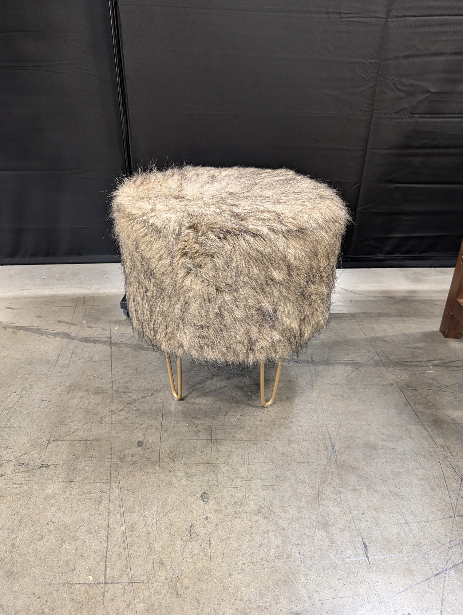 E&E CO. LTD Faux Fur Cube Ottoman