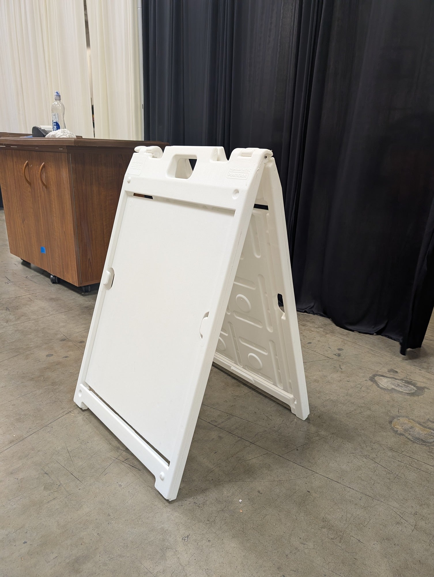 White PLASTICADE A-Frame Sign with Handle