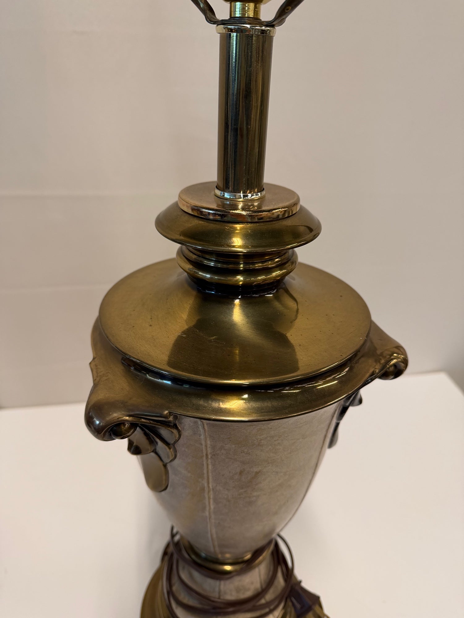 Neoclassical Urn Table Lamp in Antique Brass