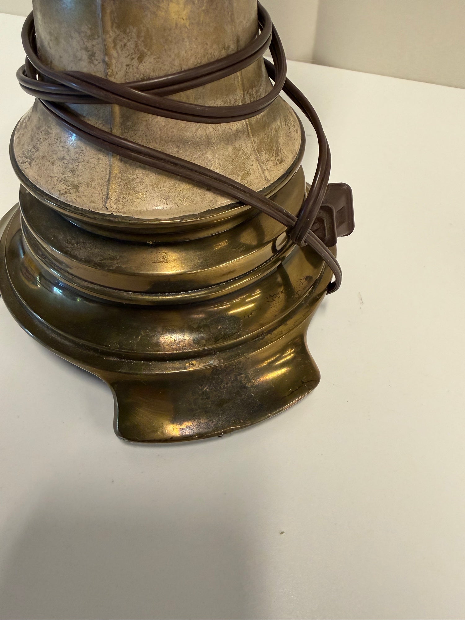 Neoclassical Urn Table Lamp in Antique Brass