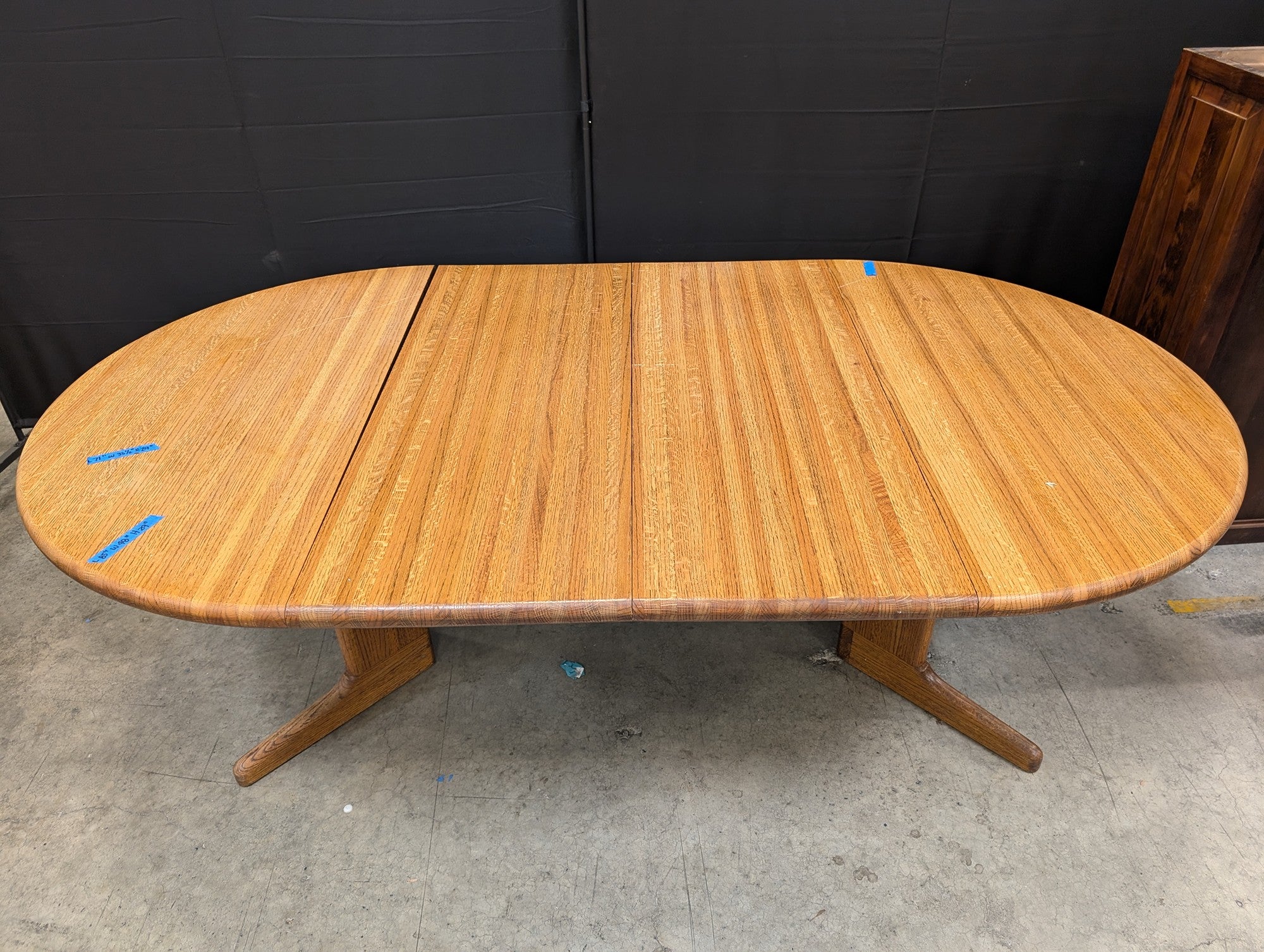 Oval Hardwood Pedestal Dining Table with Extension Leaf
