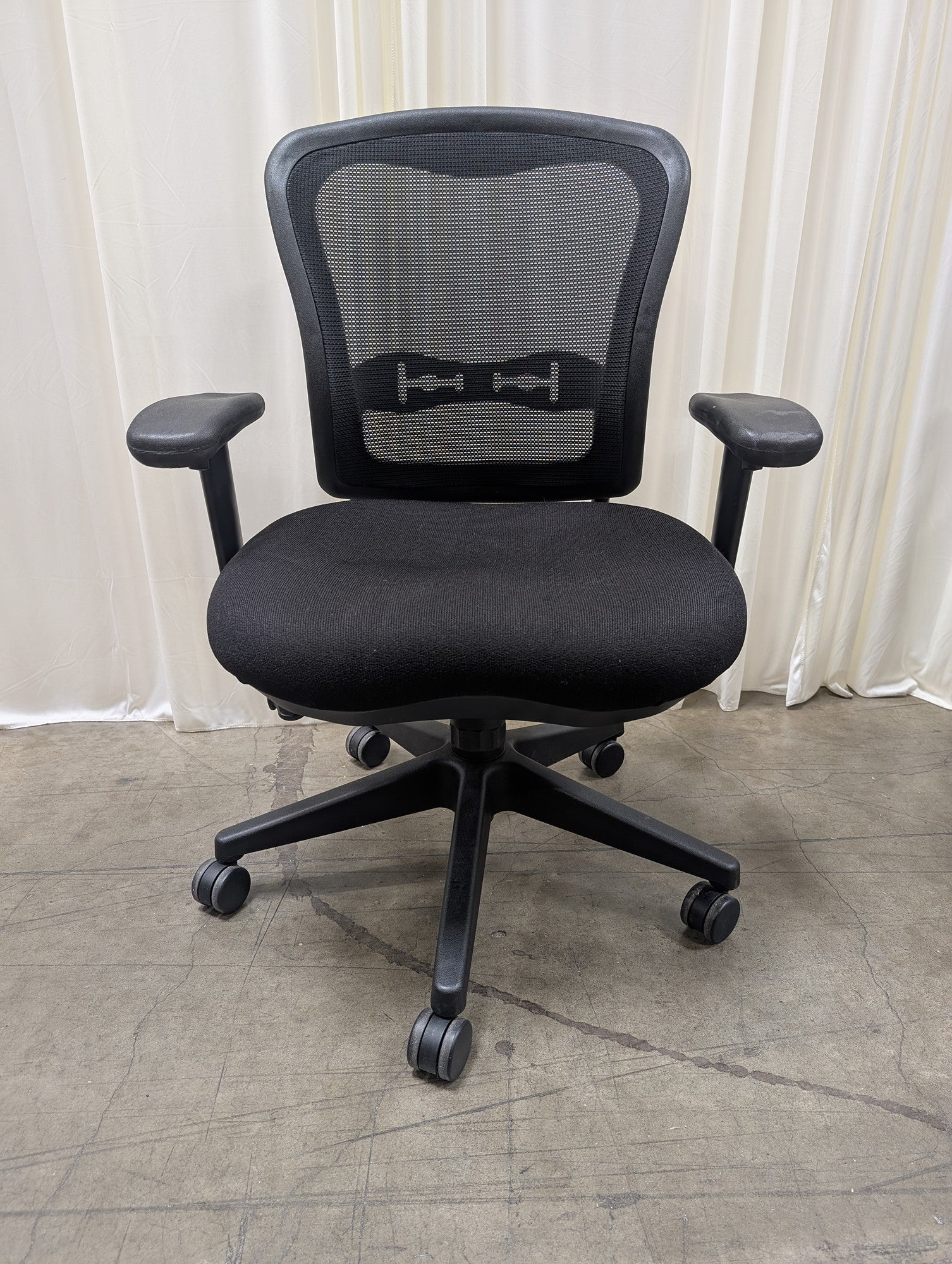 Black Mesh Back Ergonomic Office Chair with Adjustable Arms
