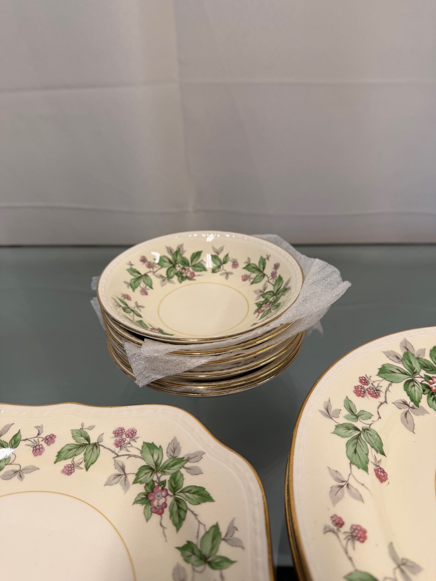 Homer Laughlin Eggshell China Georgian 43-Piece "Greenbriar" Dinnerware Set in Cream Porcelain