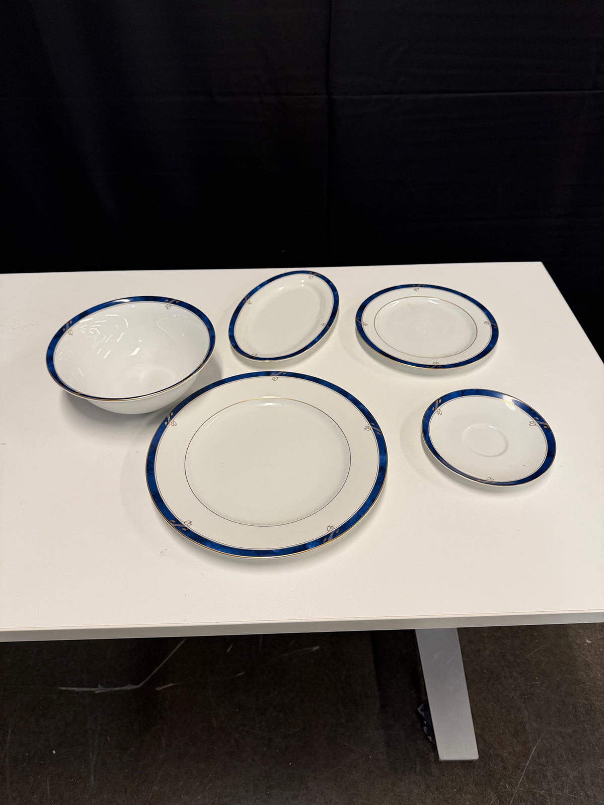 Patra by Nikko White Porcelain 5 Piece Dinnerware Set with Blue Trim