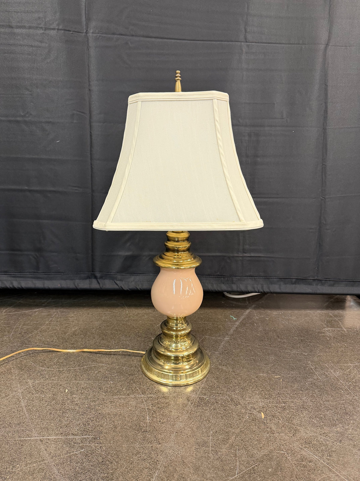Traditional Brass and Pink Ceramic Table Lamp