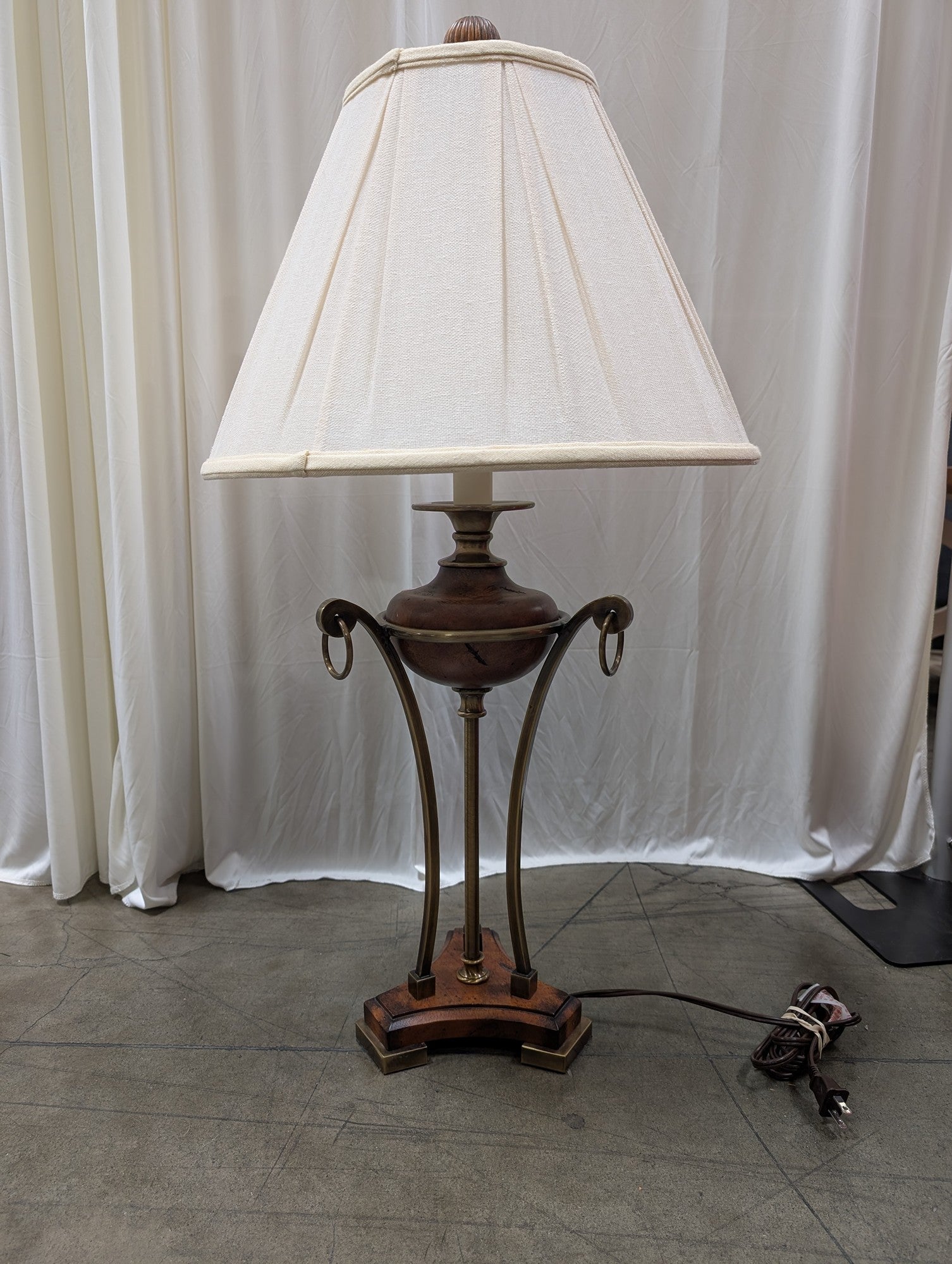 Traditional Brass and Wood Table Lamp