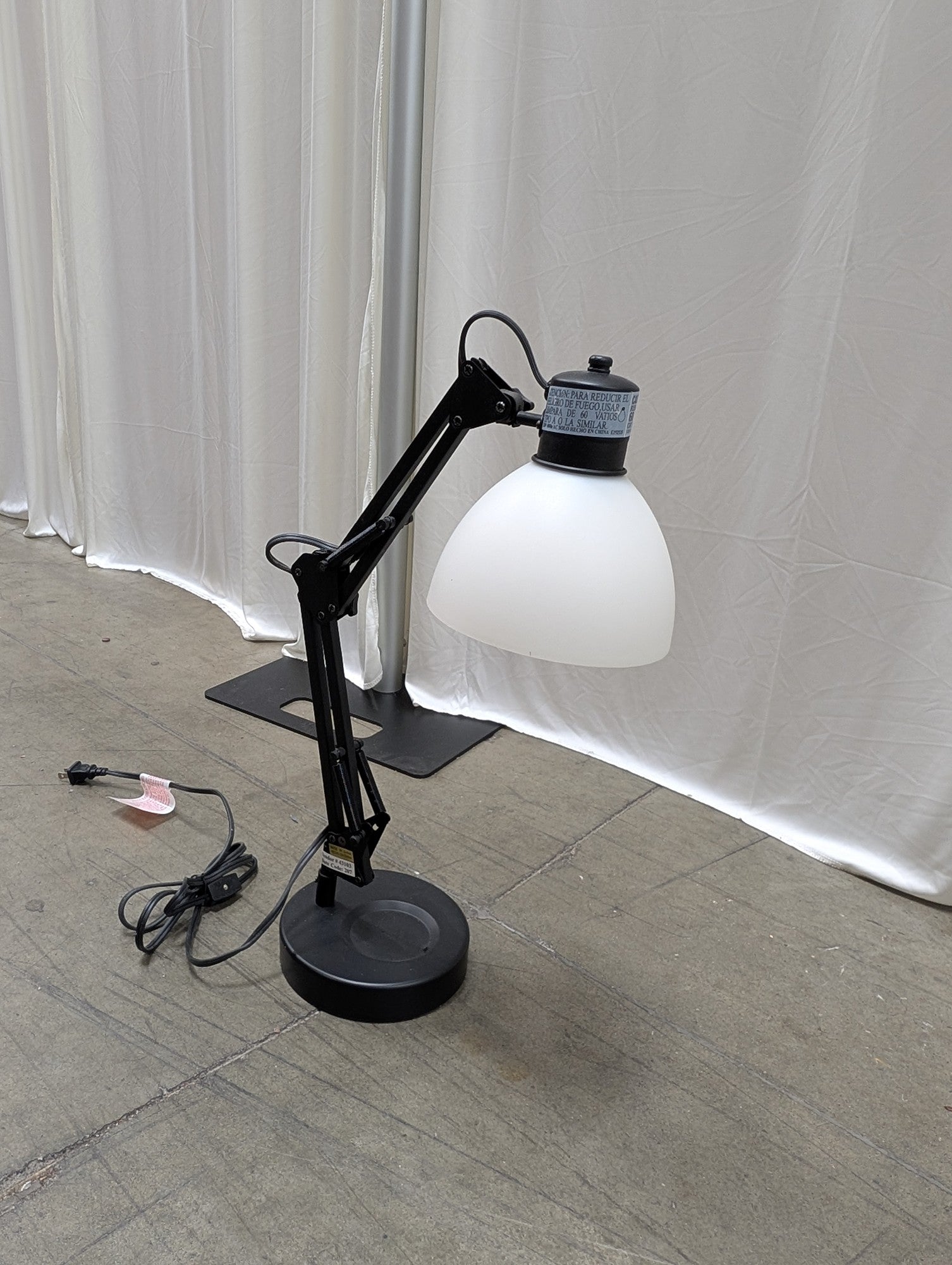 Black Metal Desk Lamp with Frosted Shade