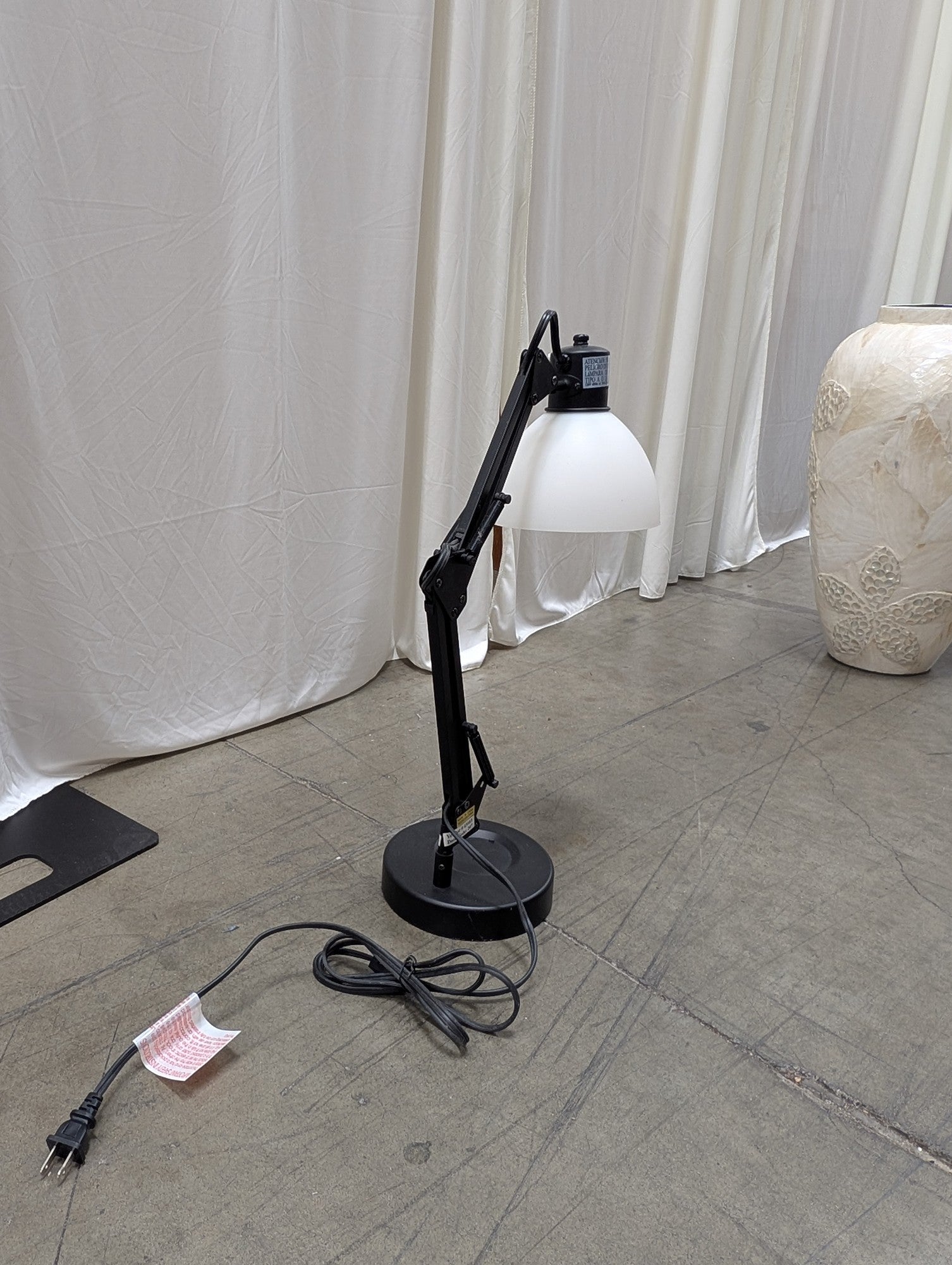 Black Metal Desk Lamp with Frosted Shade