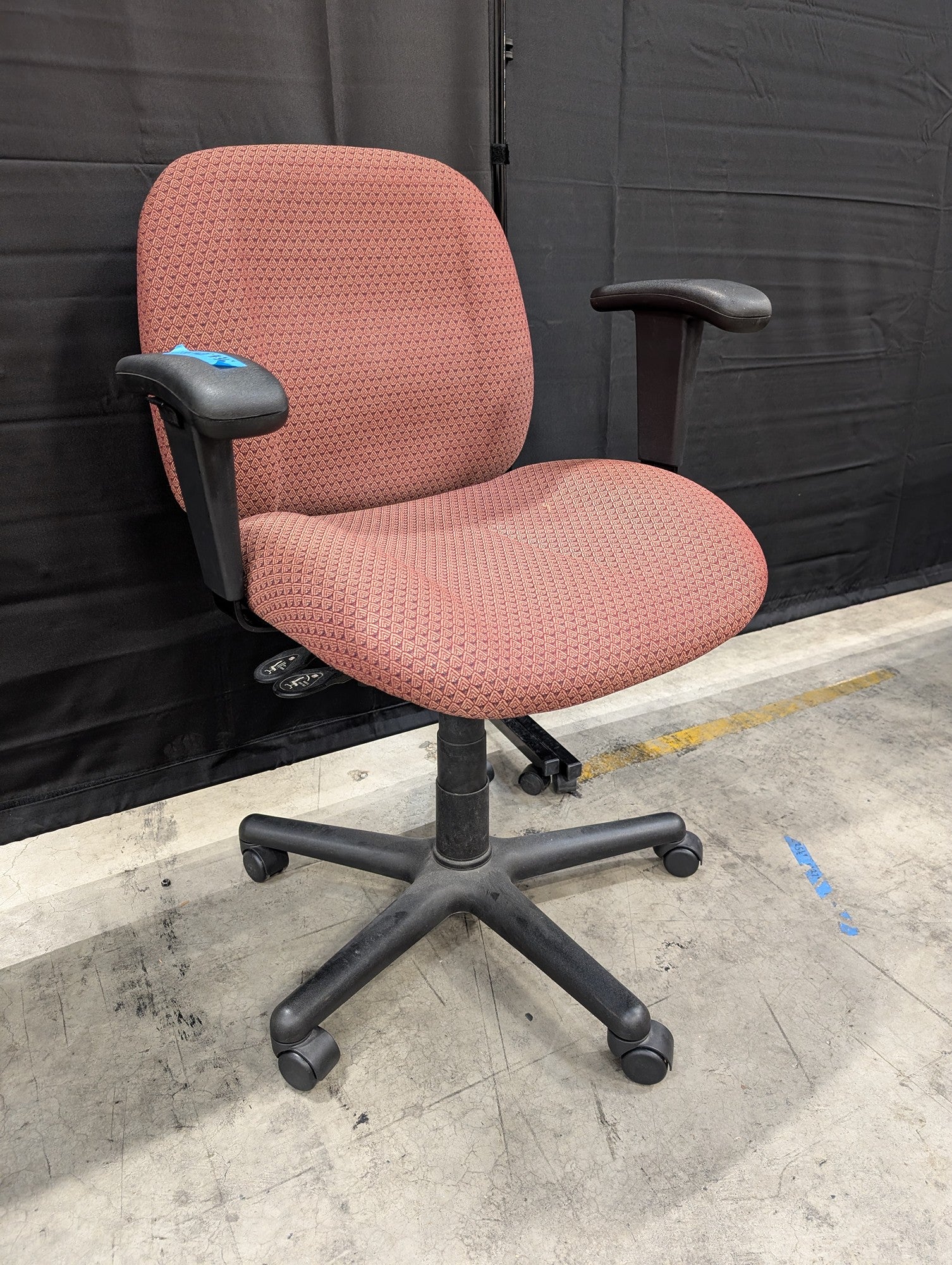 Mauve Patterned Fabric Office Chair with Adjustable Arms