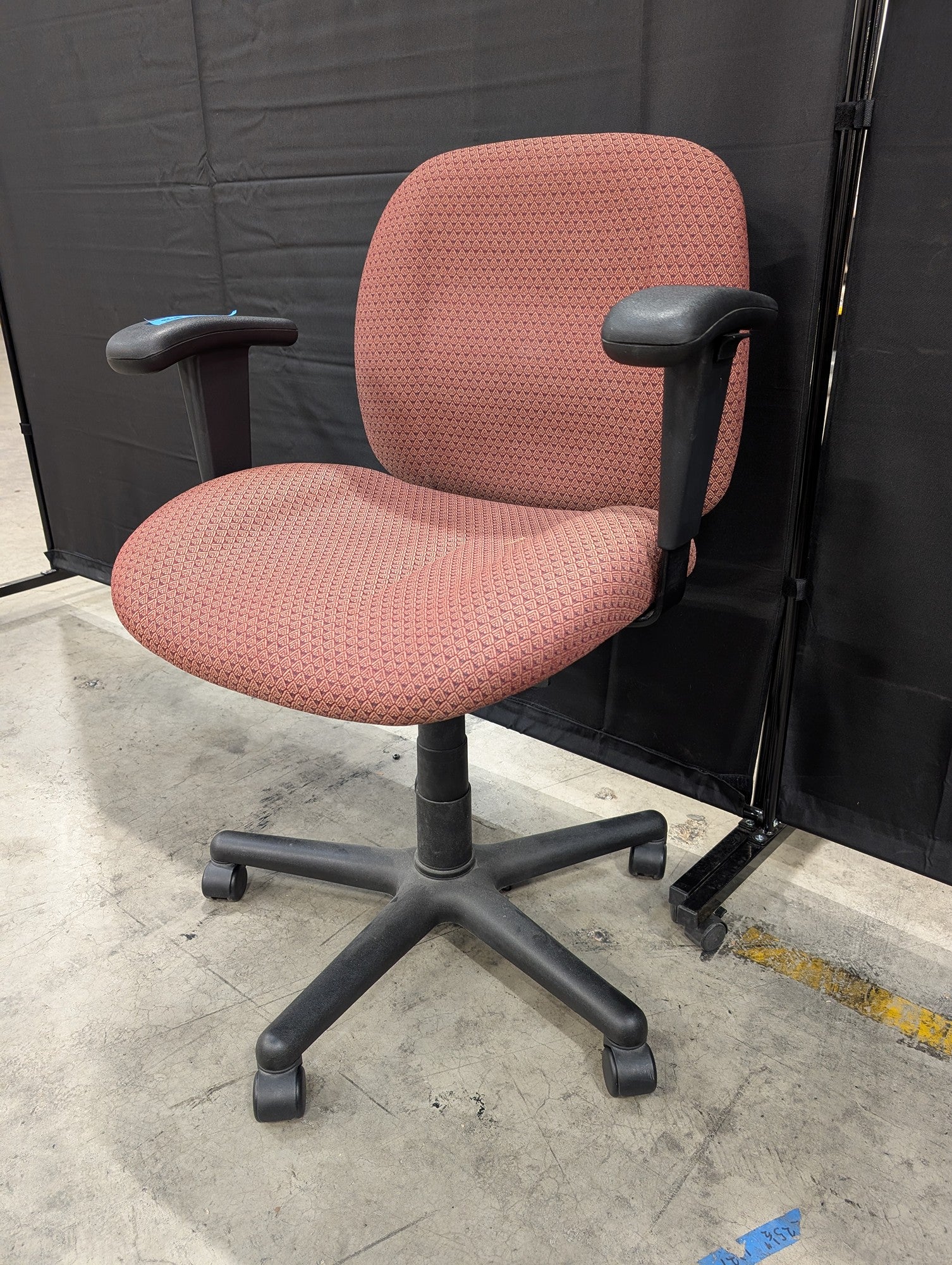Mauve Patterned Fabric Office Chair with Adjustable Arms