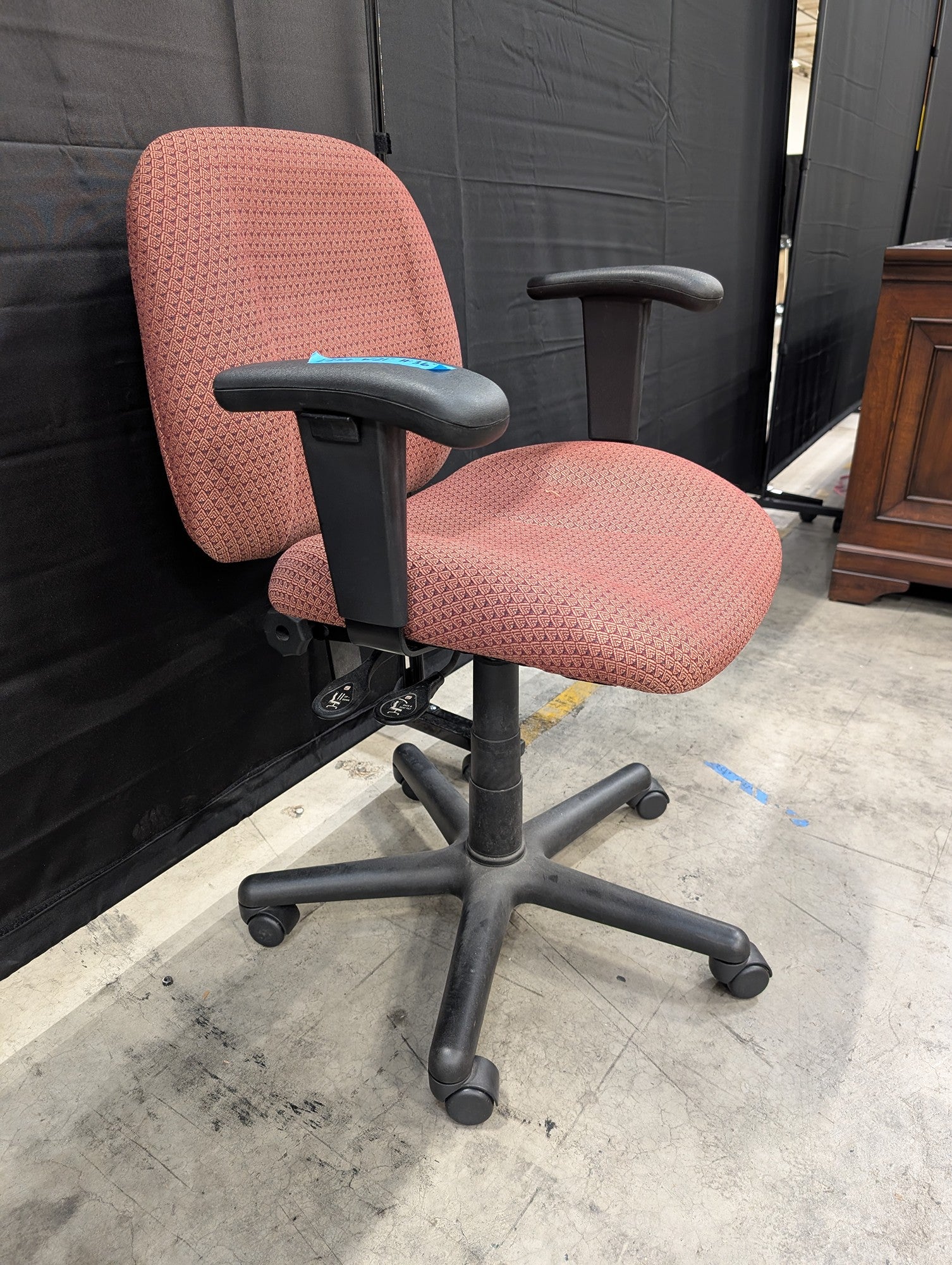 Mauve Patterned Fabric Office Chair with Adjustable Arms