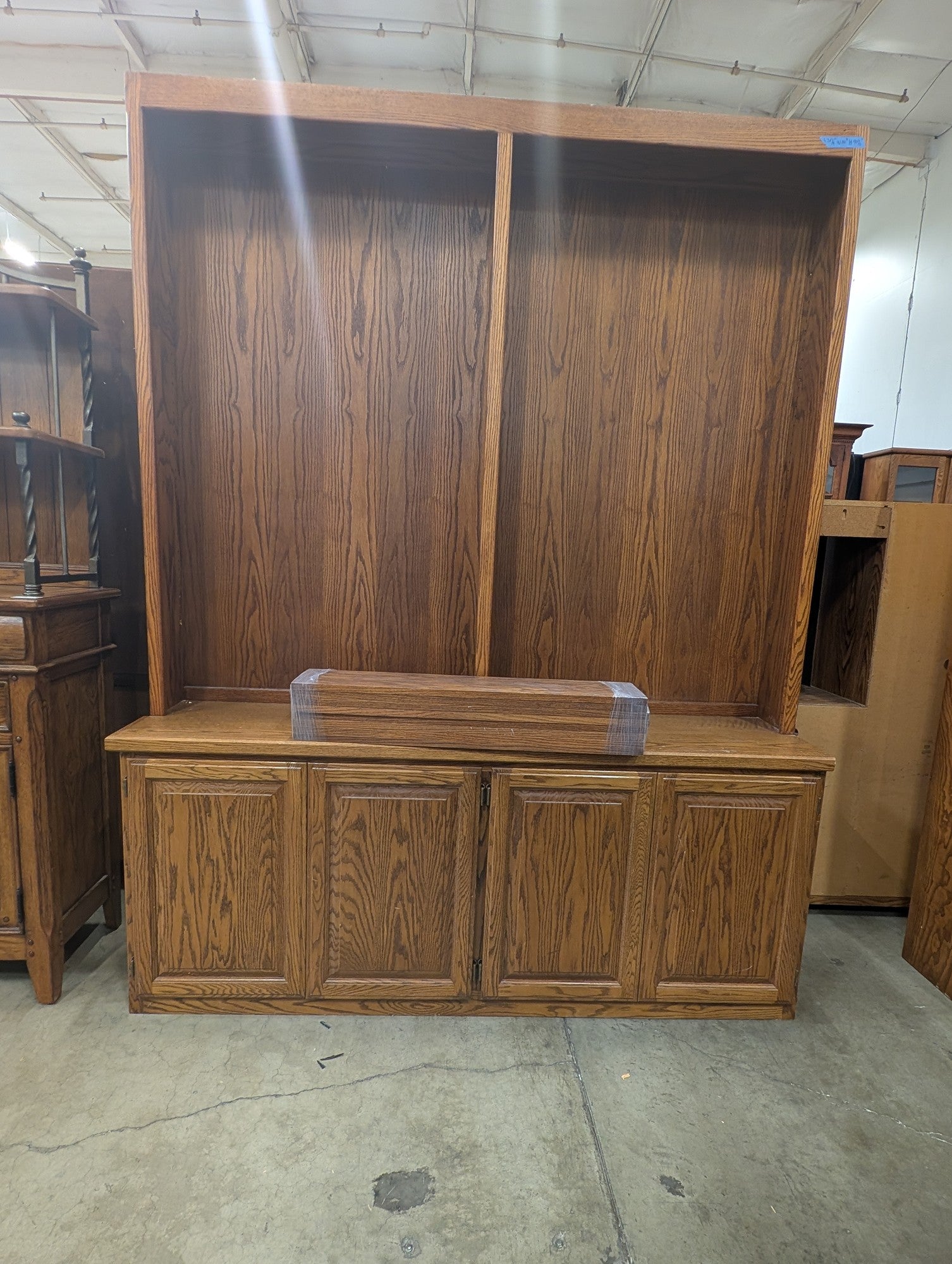 Traditional Oak Wood Bookcase with Cabinets