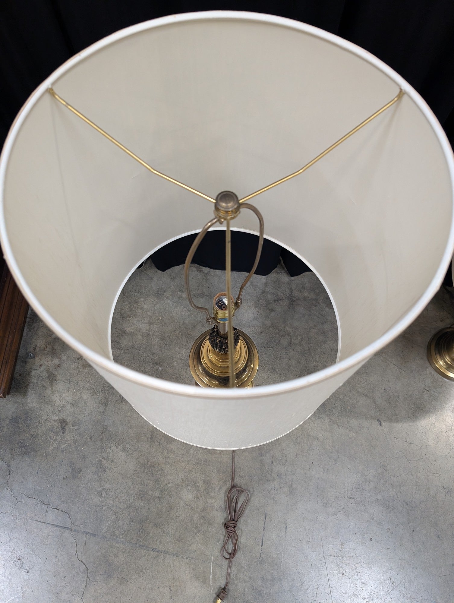 Vintage Brass Urn-Shaped Table Lamp with Cream Shade