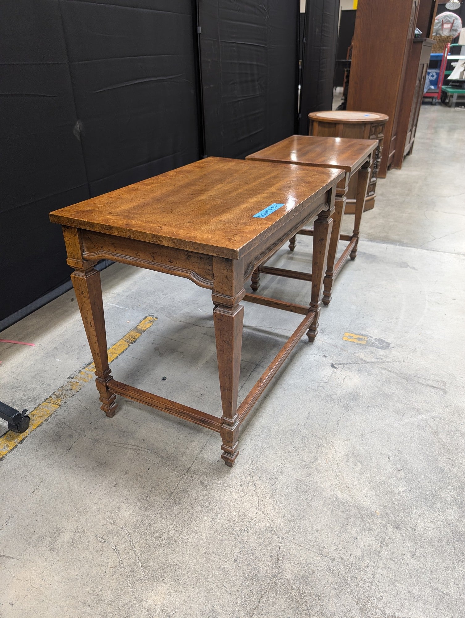 Pair of Traditional Heritage Nesting End Table in Wood