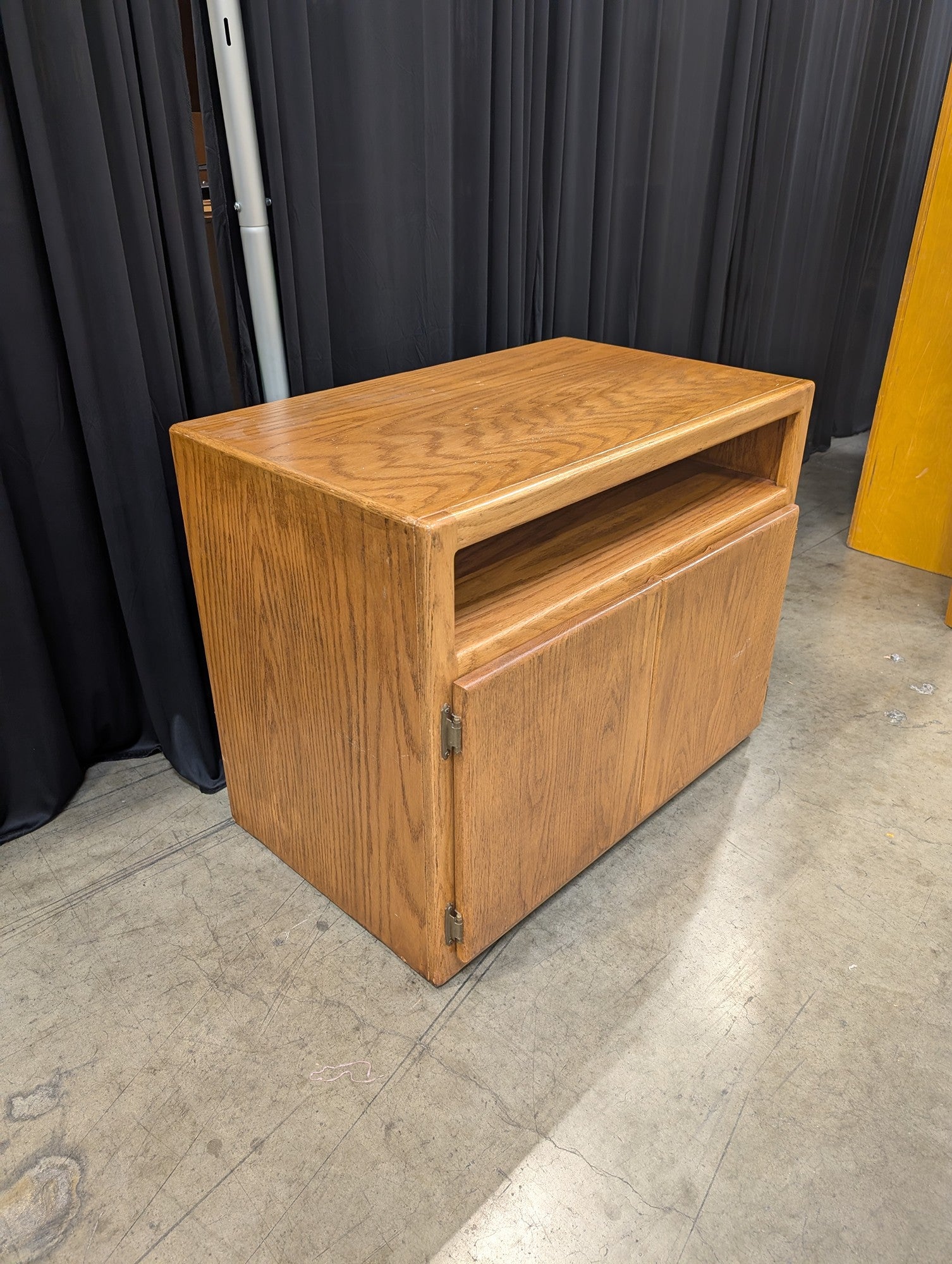 Light Brown Oak Wood TV Stand with Storage Doors