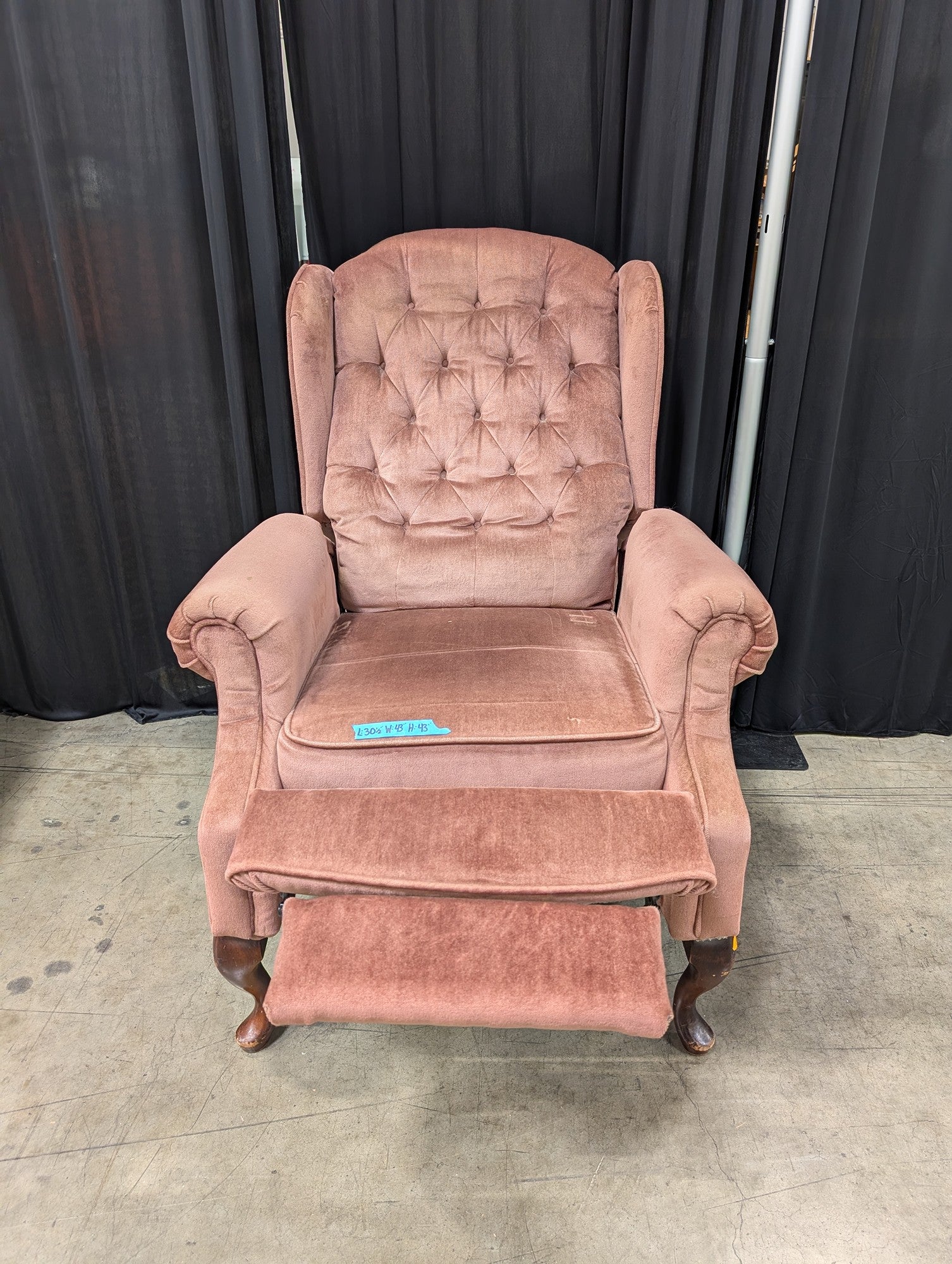 Dusty Rose Velvety Wingback Recliner