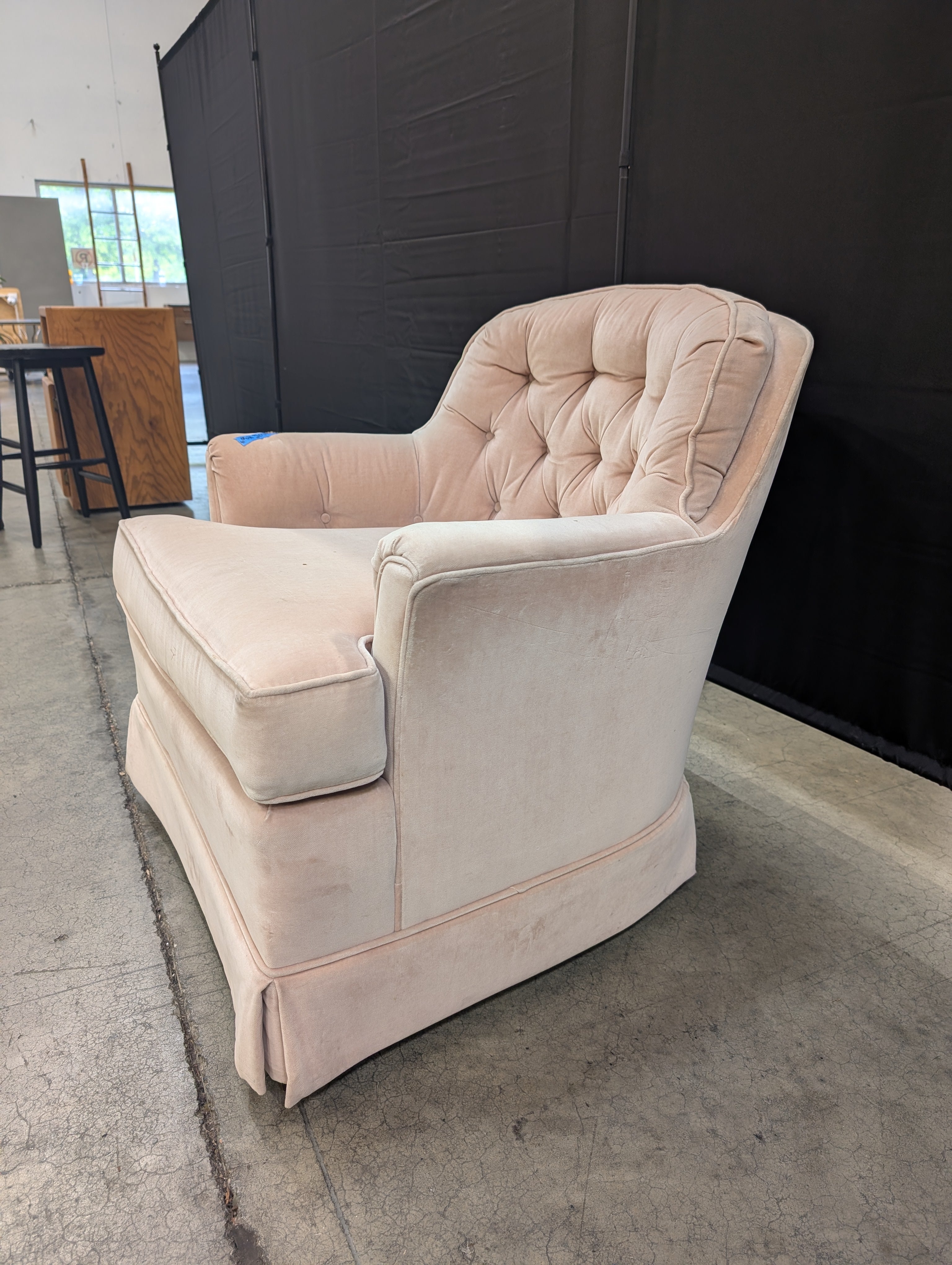 Blush Tufted Velvet Drexel Armchair