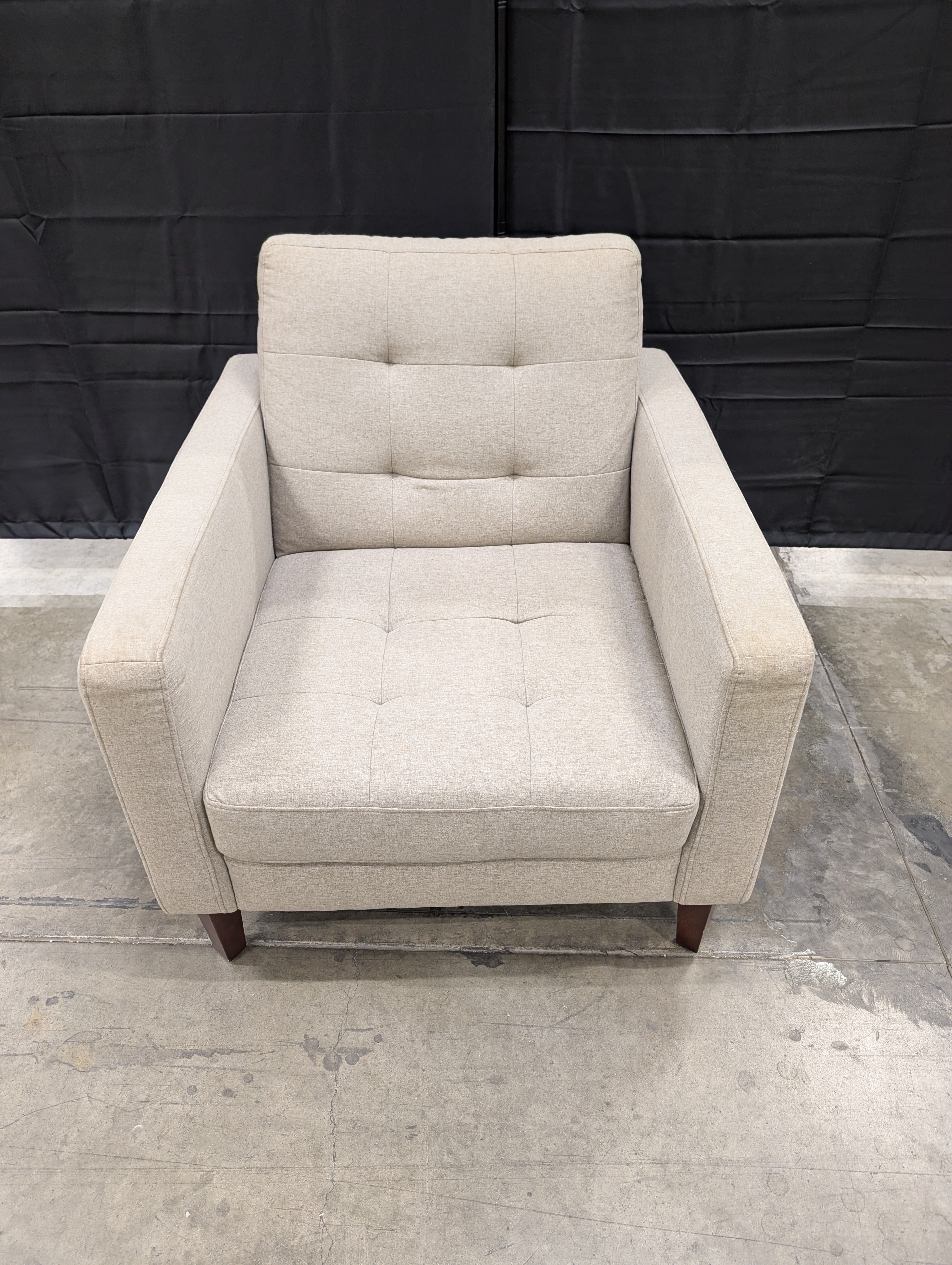 Modern Tufted Fabric Accent Chair - Beige Upholstered Armchair