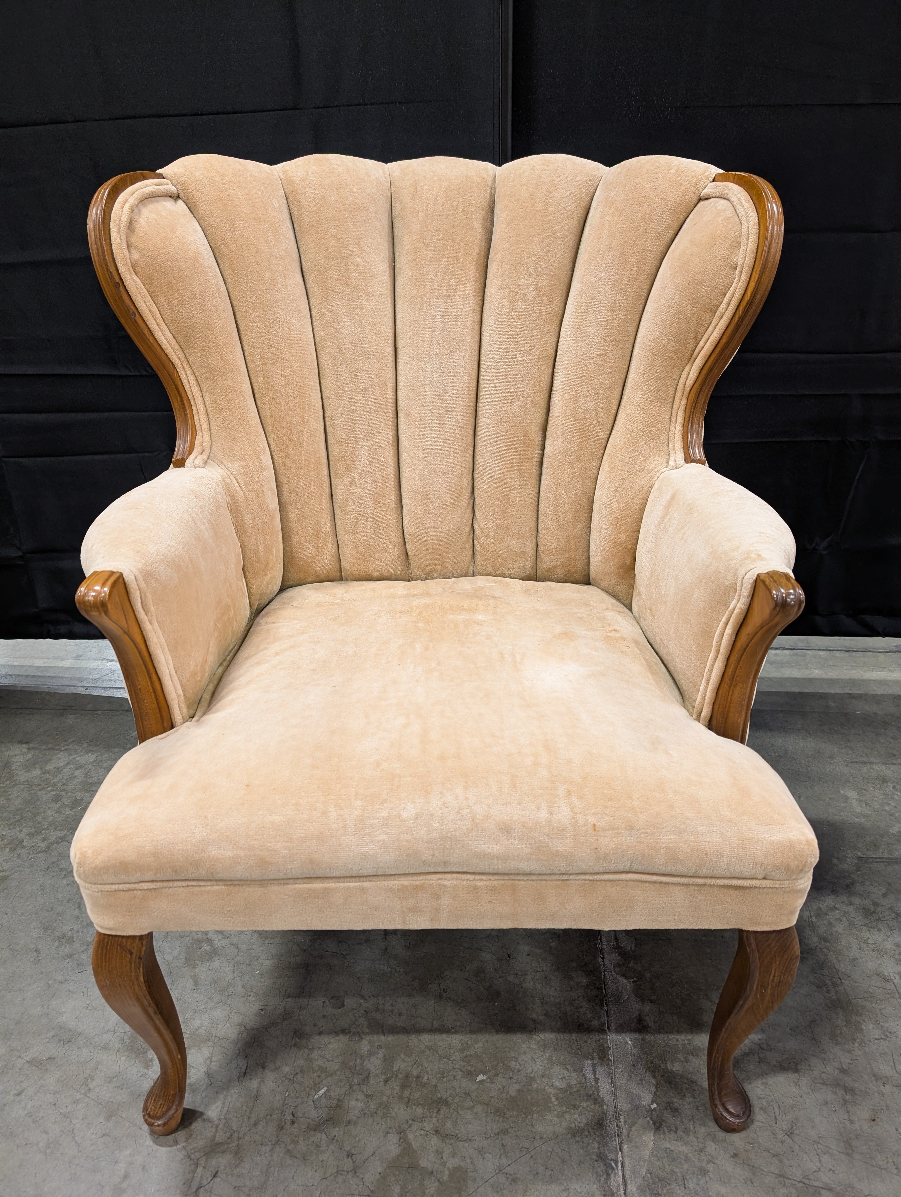 Vintage Style Fluted Back Upholstered Armchair