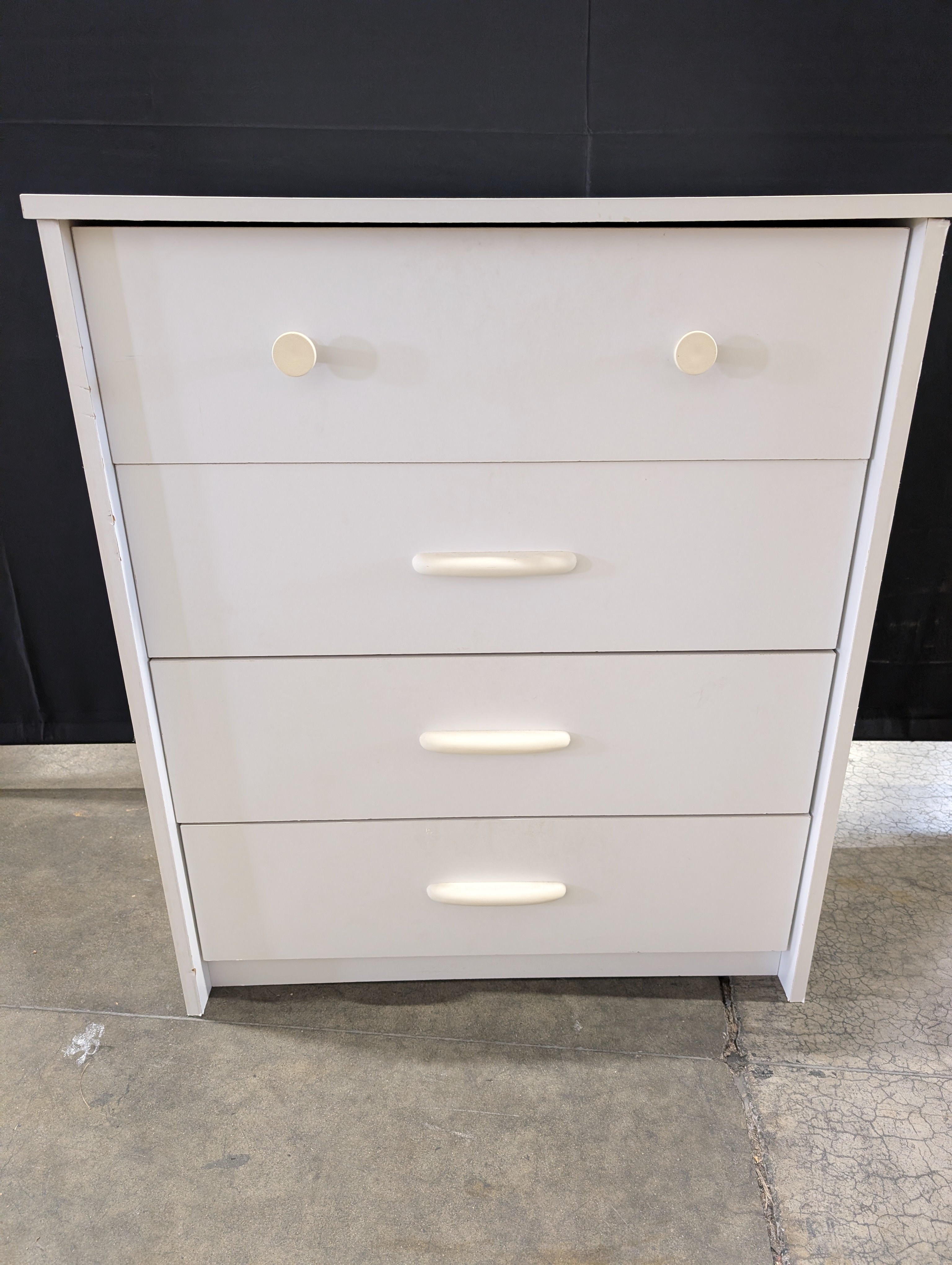 White Four-Drawer Storage Chest with Mixed Handles