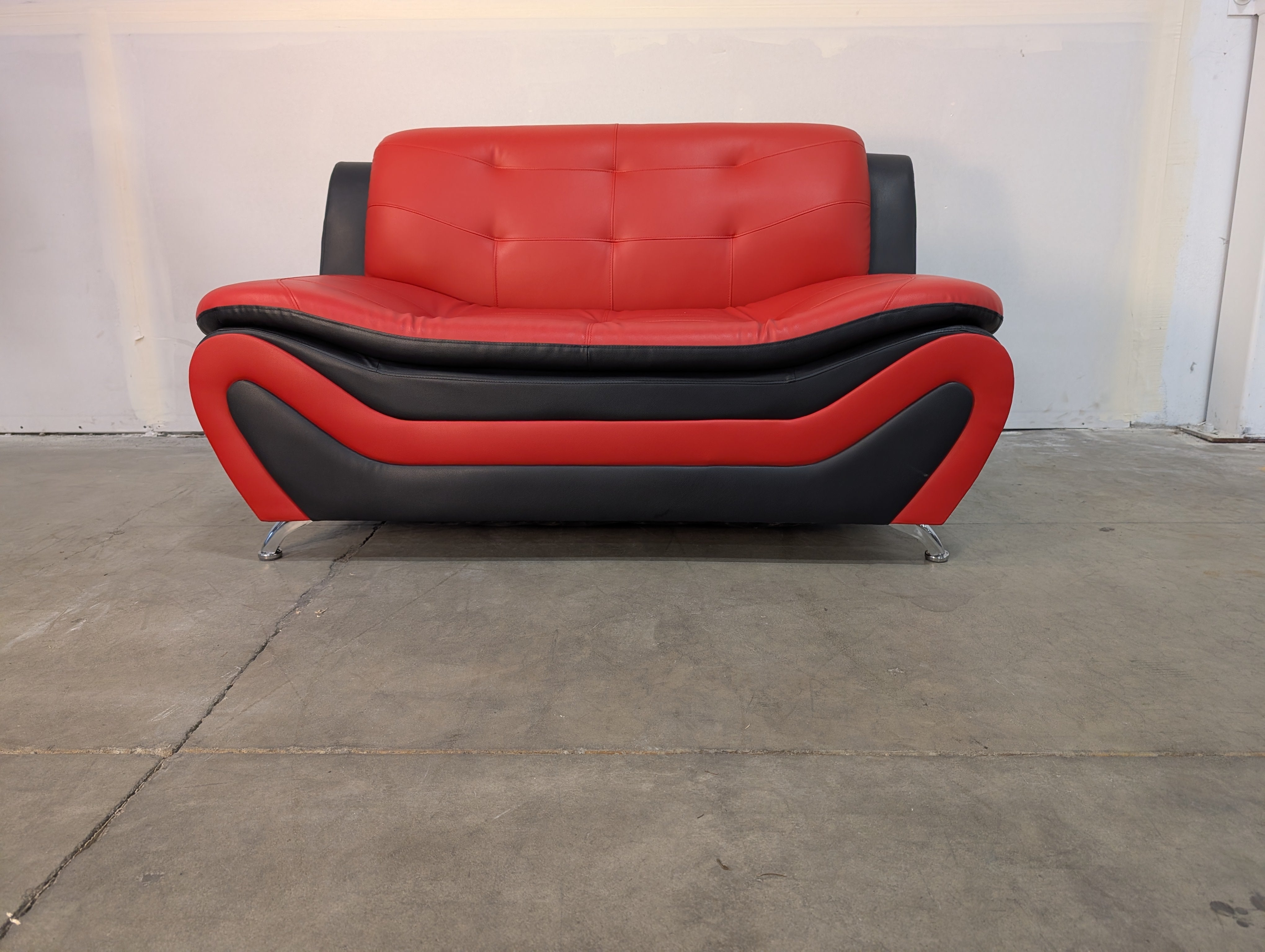 Vibrant Red and Black Contemporary Loveseat