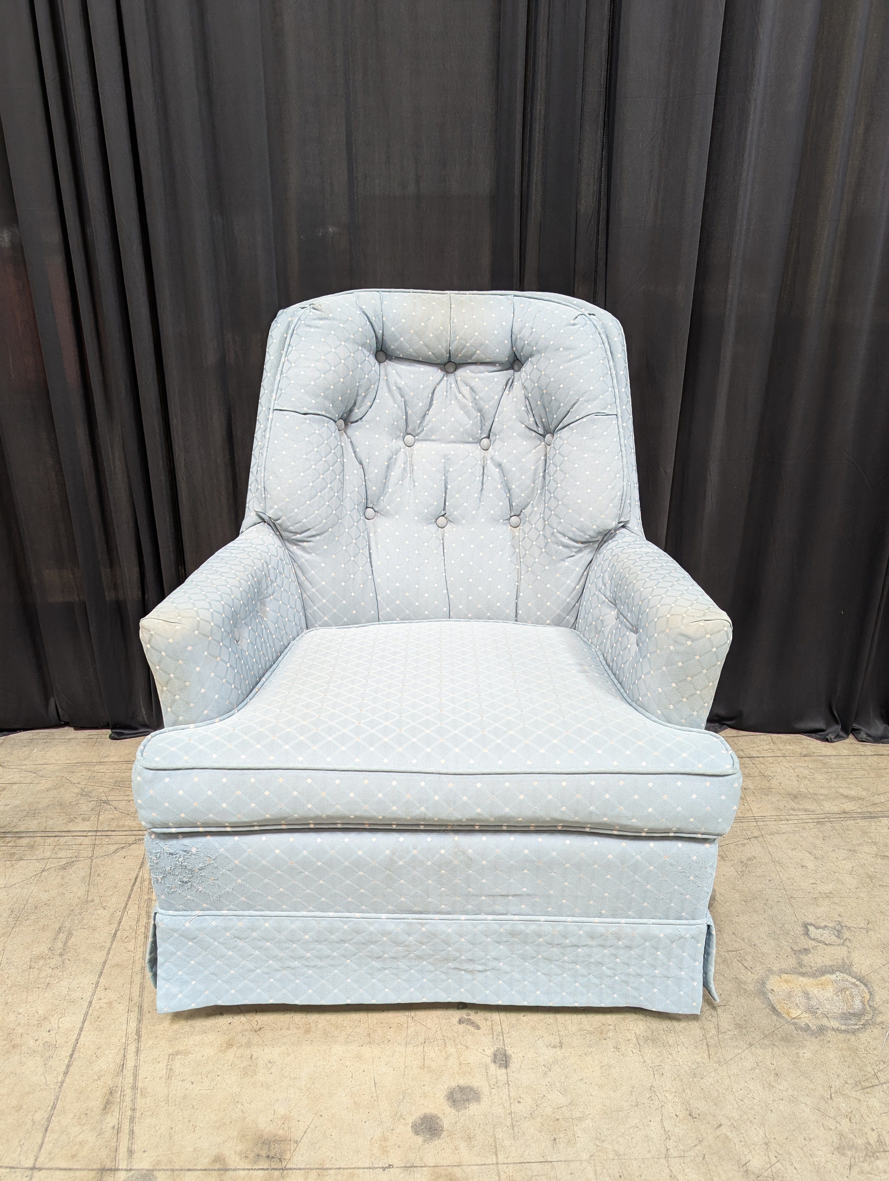 Traditional Light Blue Armchair with Tufted Back