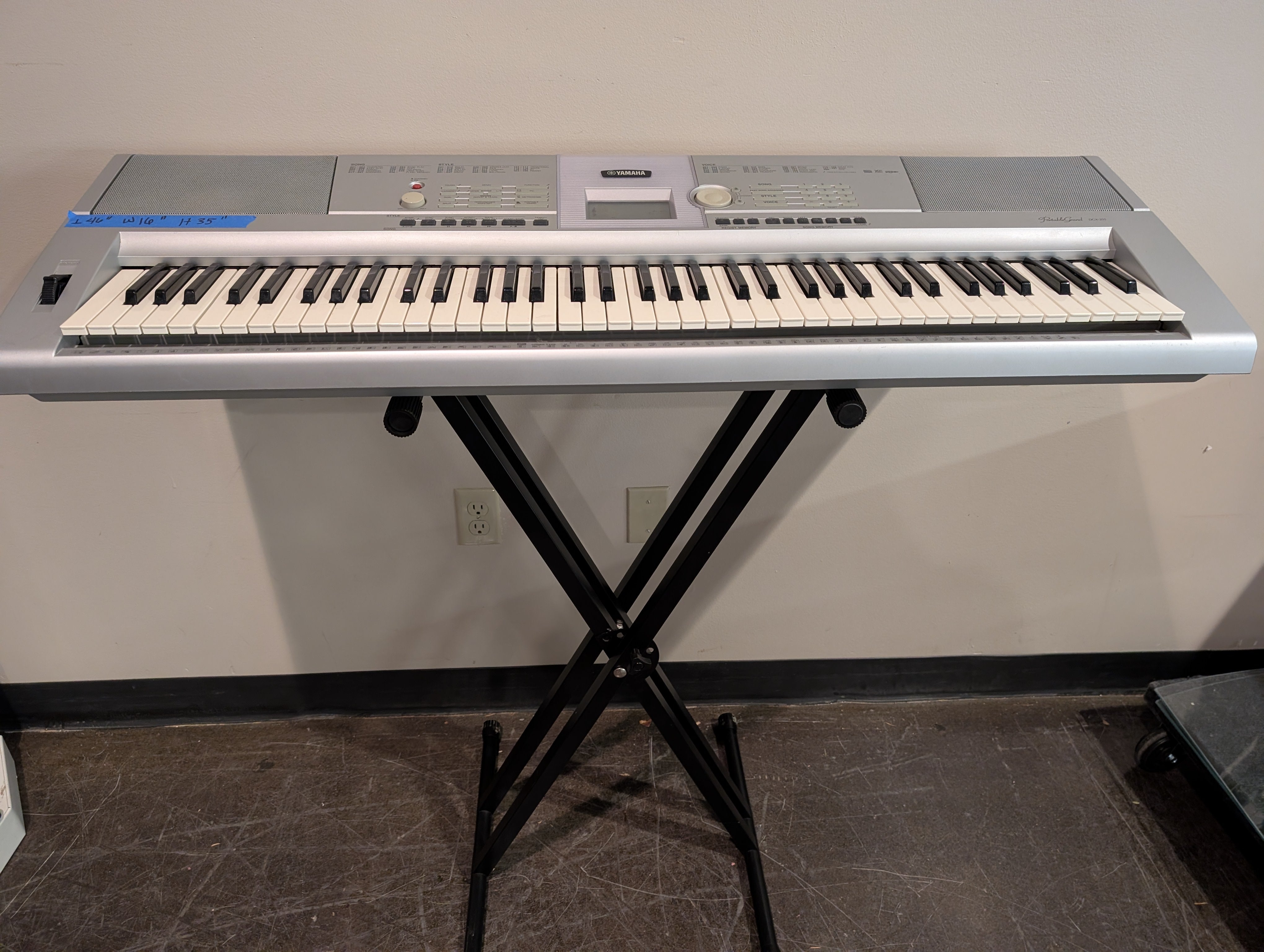 Yamaha Portable Grand DGX-205 Digital Piano Keyboard (Missing Cord)