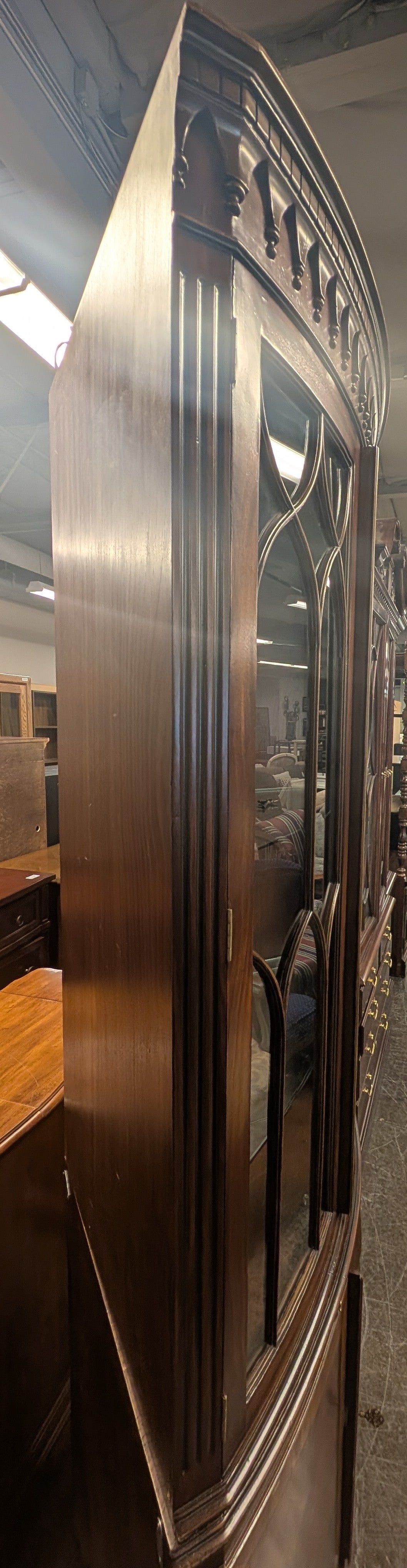 Traditional Dark Wood Corner Display Cabinet with Glass Door
