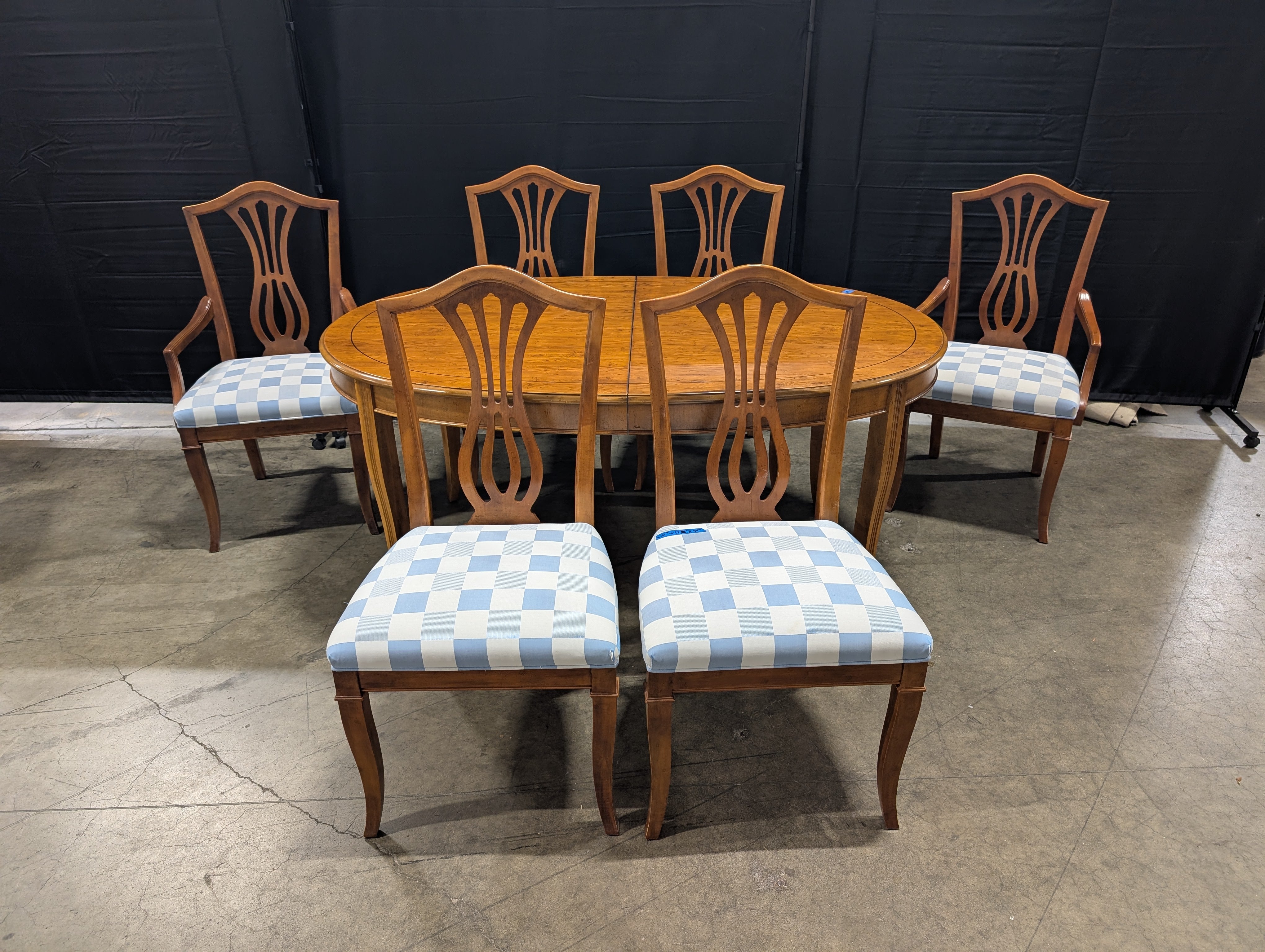 Drexel Traditional Oval Wood Dining Table with Six Dining Chairs Set