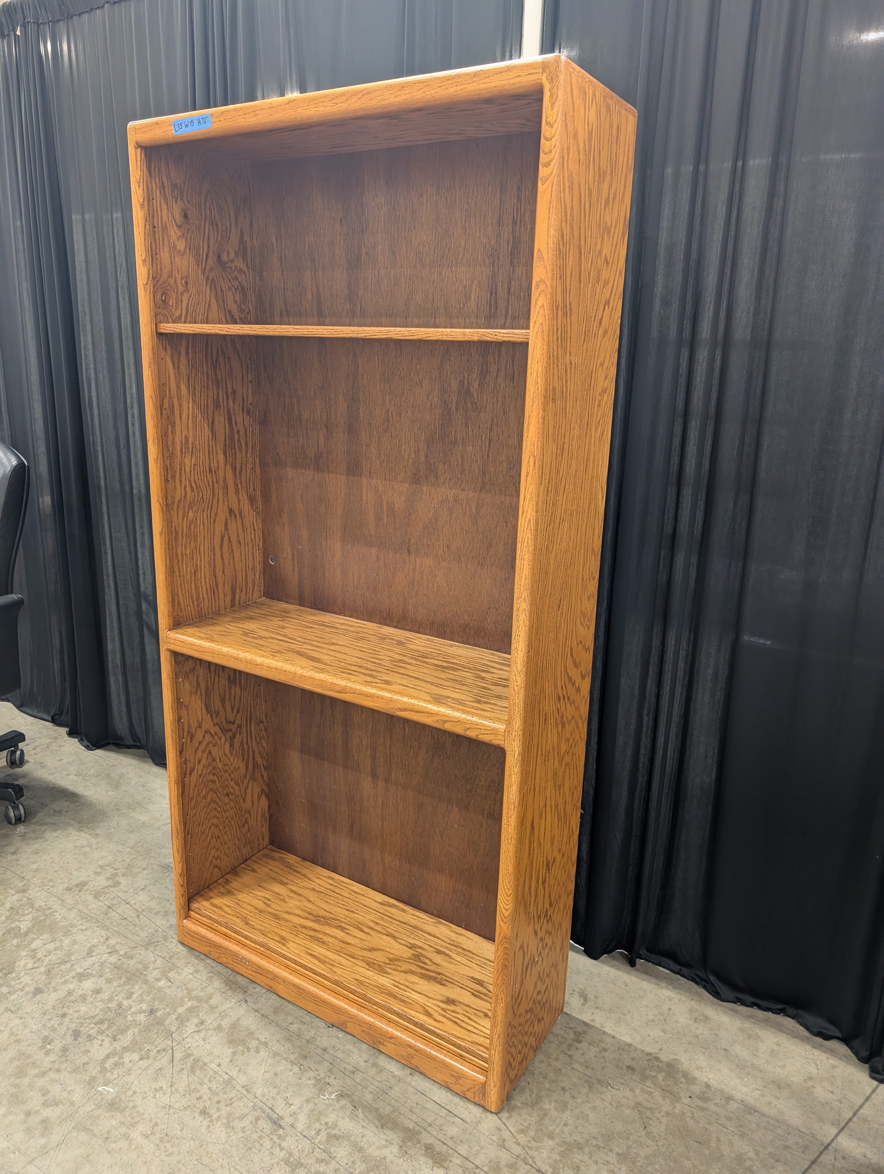 Five-Shelf Wooden Bookcase in Golden Oak