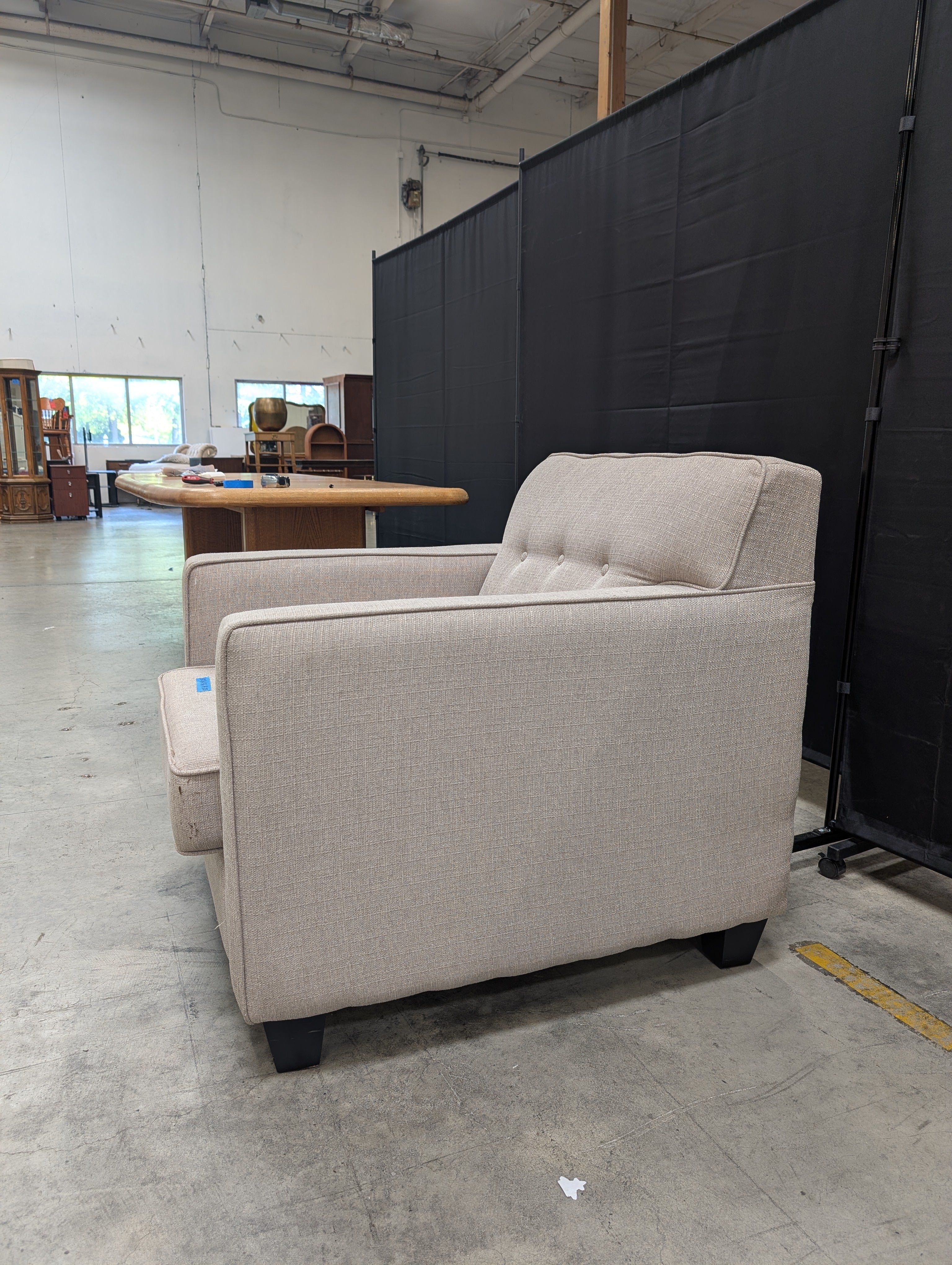Light Gray Textured Fabric Armchair with Button Tufting